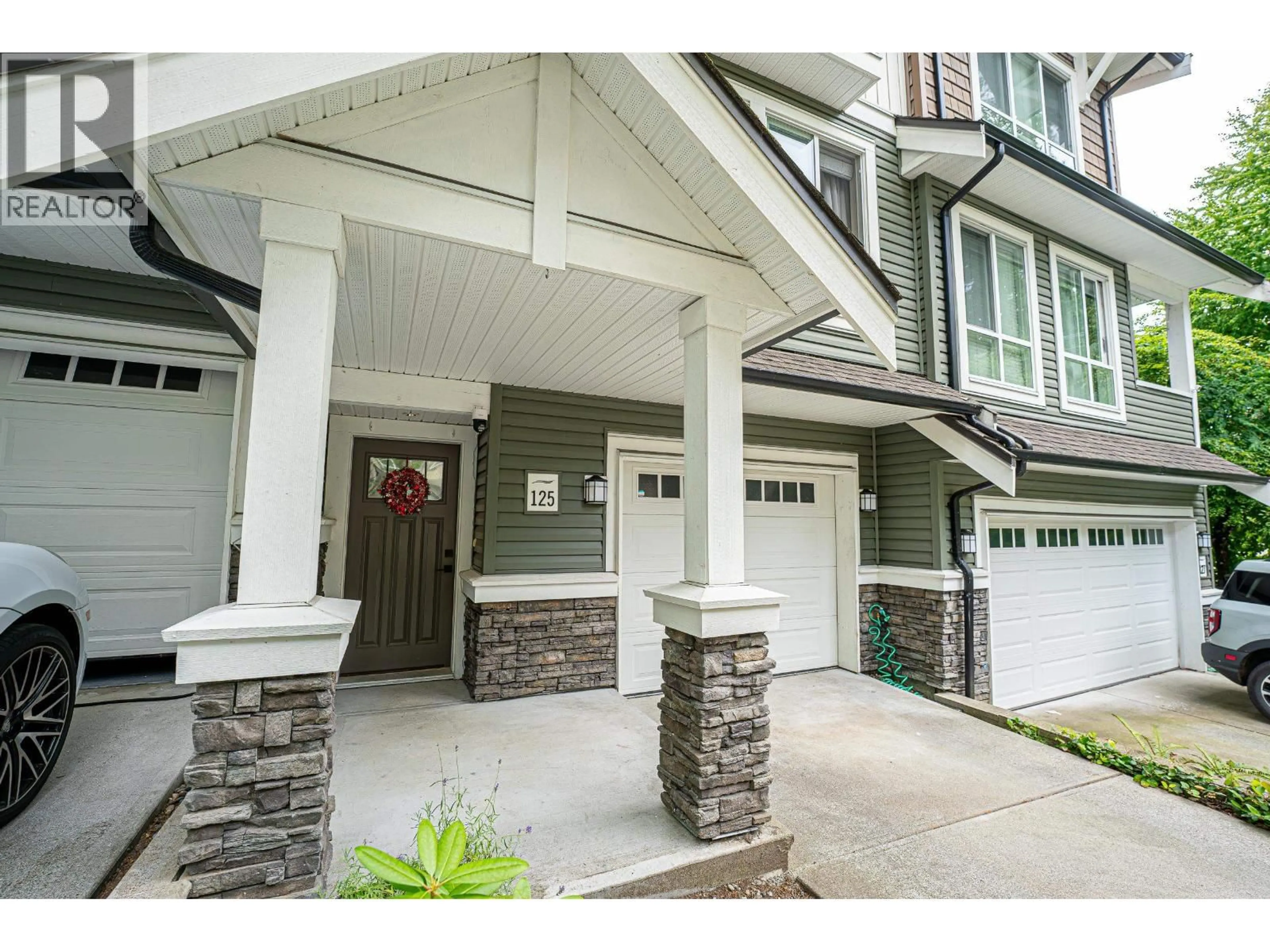 Indoor entryway for 125 - 1460 SOUTHVIEW STREET, Coquitlam British Columbia V3E0G6