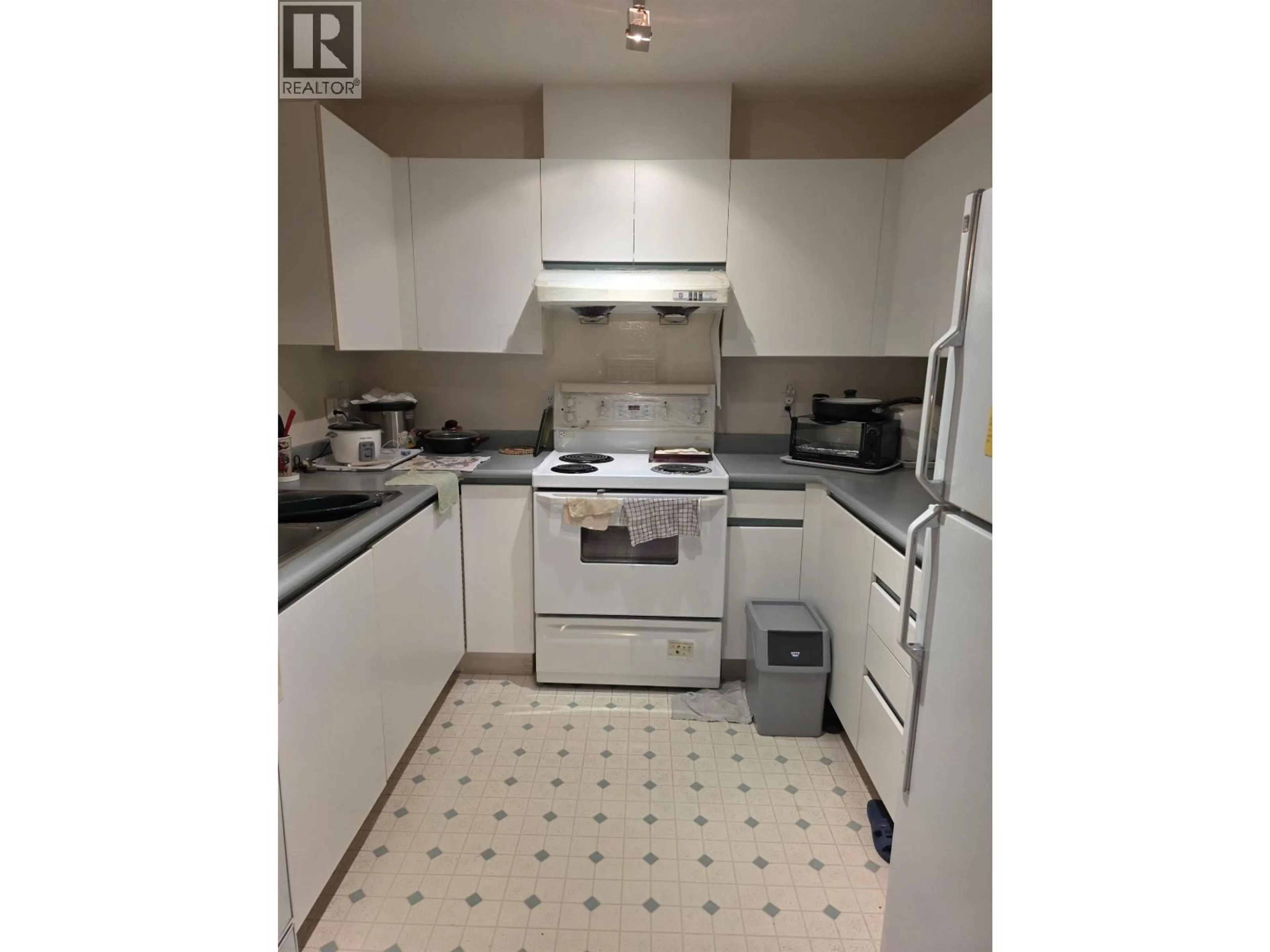 Standard kitchen, unknown for 203 - 8180 JONES ROAD, Richmond British Columbia V6Y3Z6
