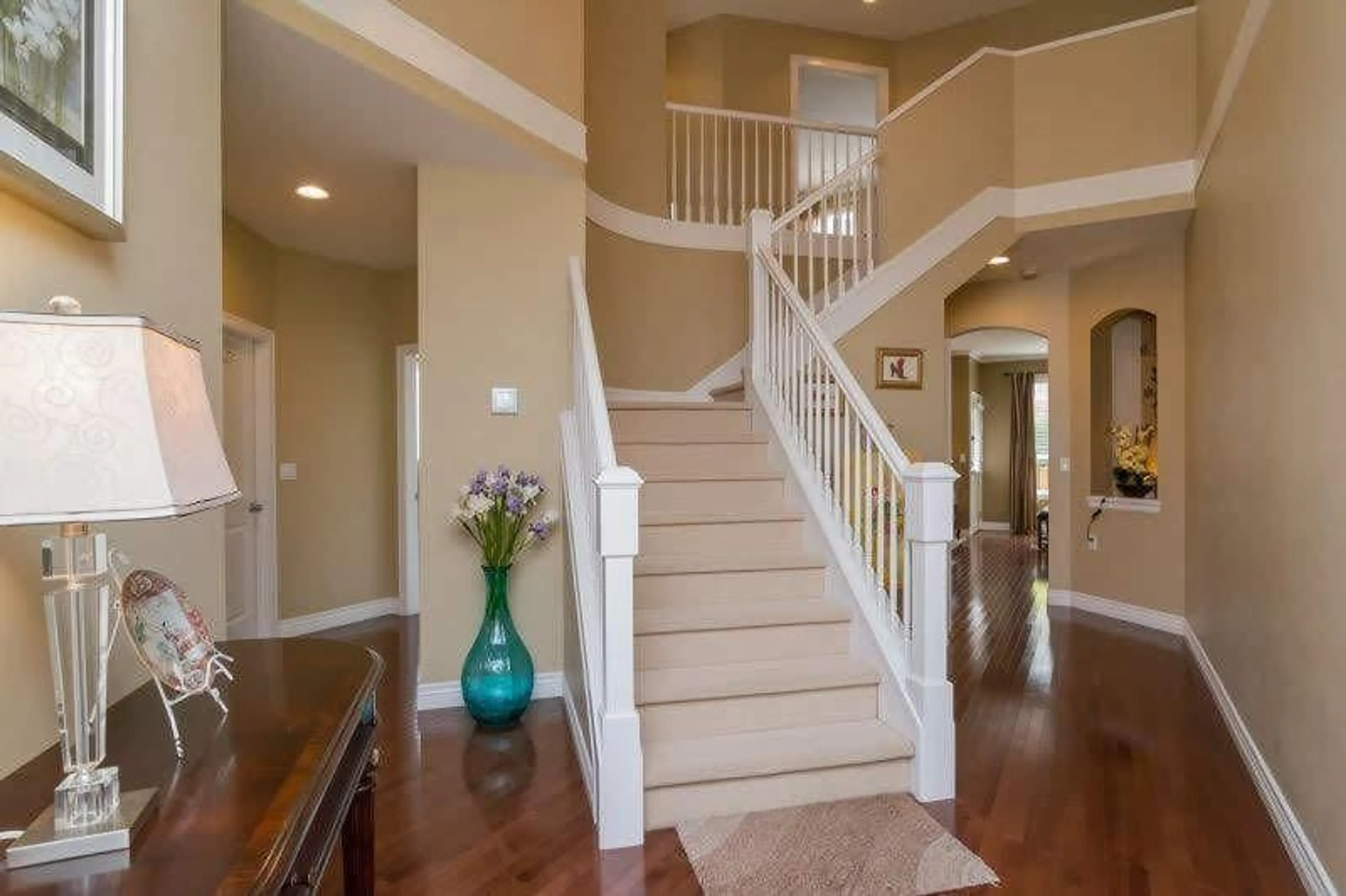Indoor entryway for 10672 164A STREET, Surrey British Columbia V4N5J3