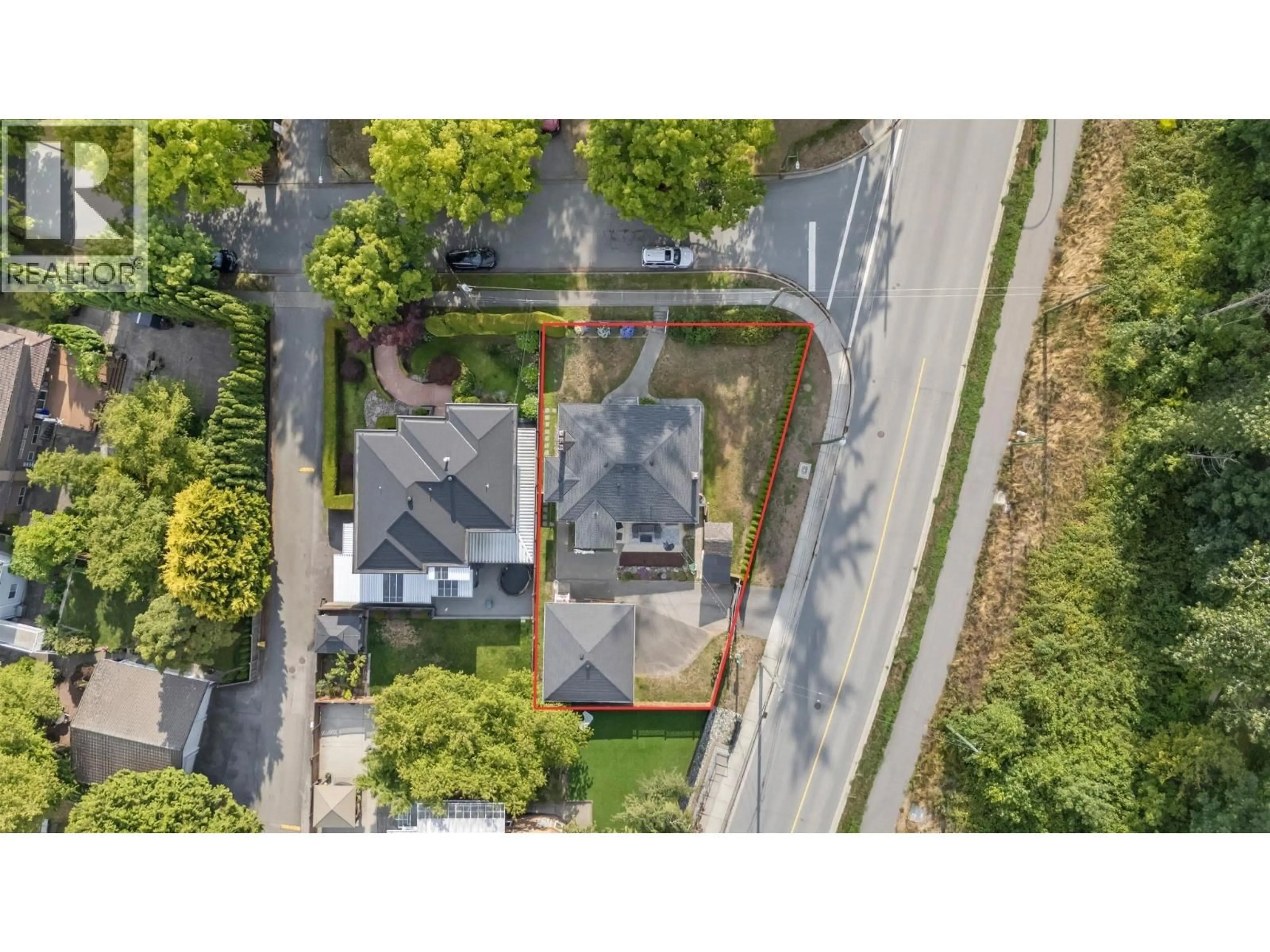 A pic from outside/outdoor area/front of a property/back of a property/a pic from drone, street for 2510 CAMROSE DRIVE, Burnaby British Columbia V5A2Y5