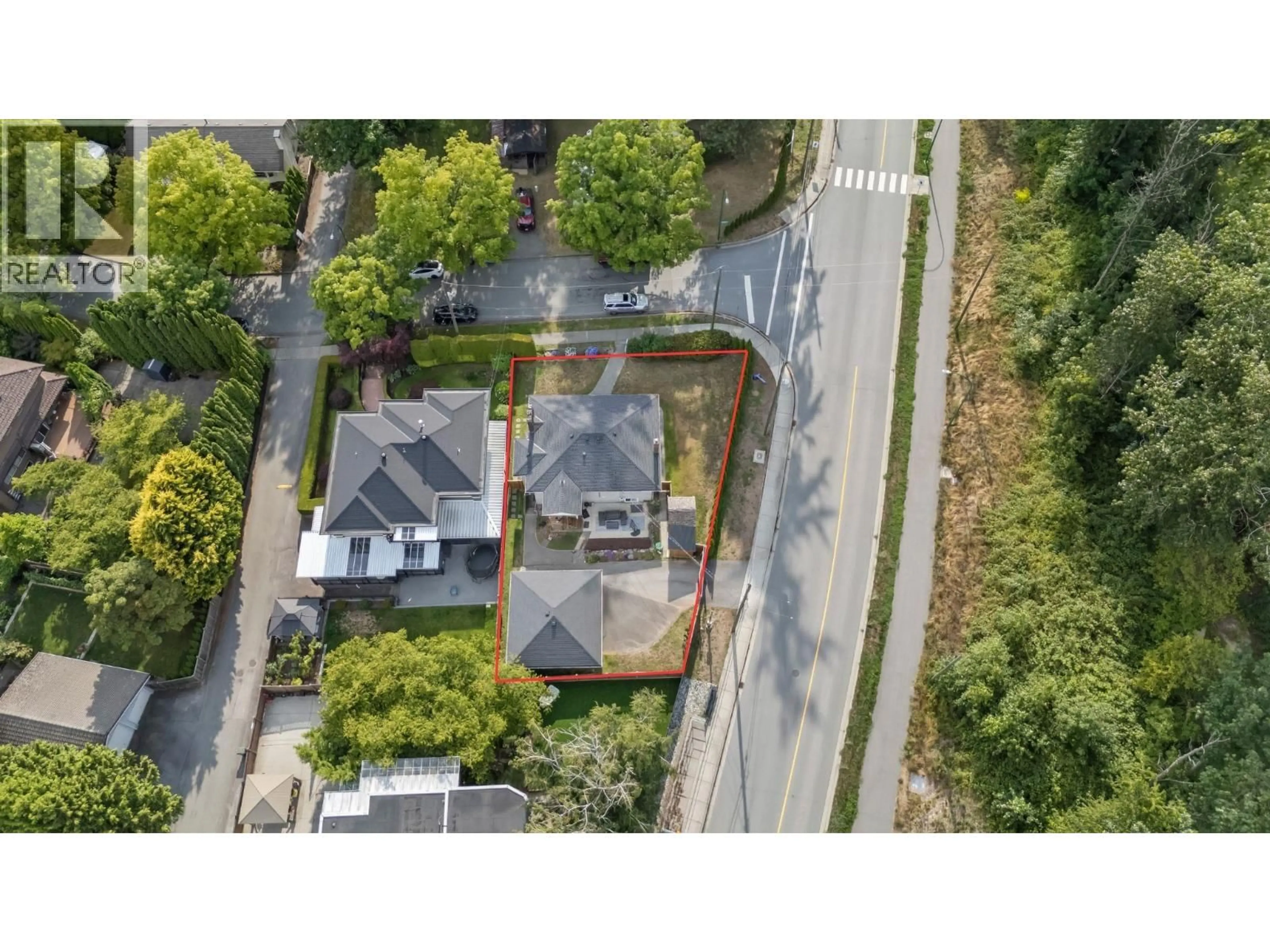 A pic from outside/outdoor area/front of a property/back of a property/a pic from drone, street for 2510 CAMROSE DRIVE, Burnaby British Columbia V5A2Y5