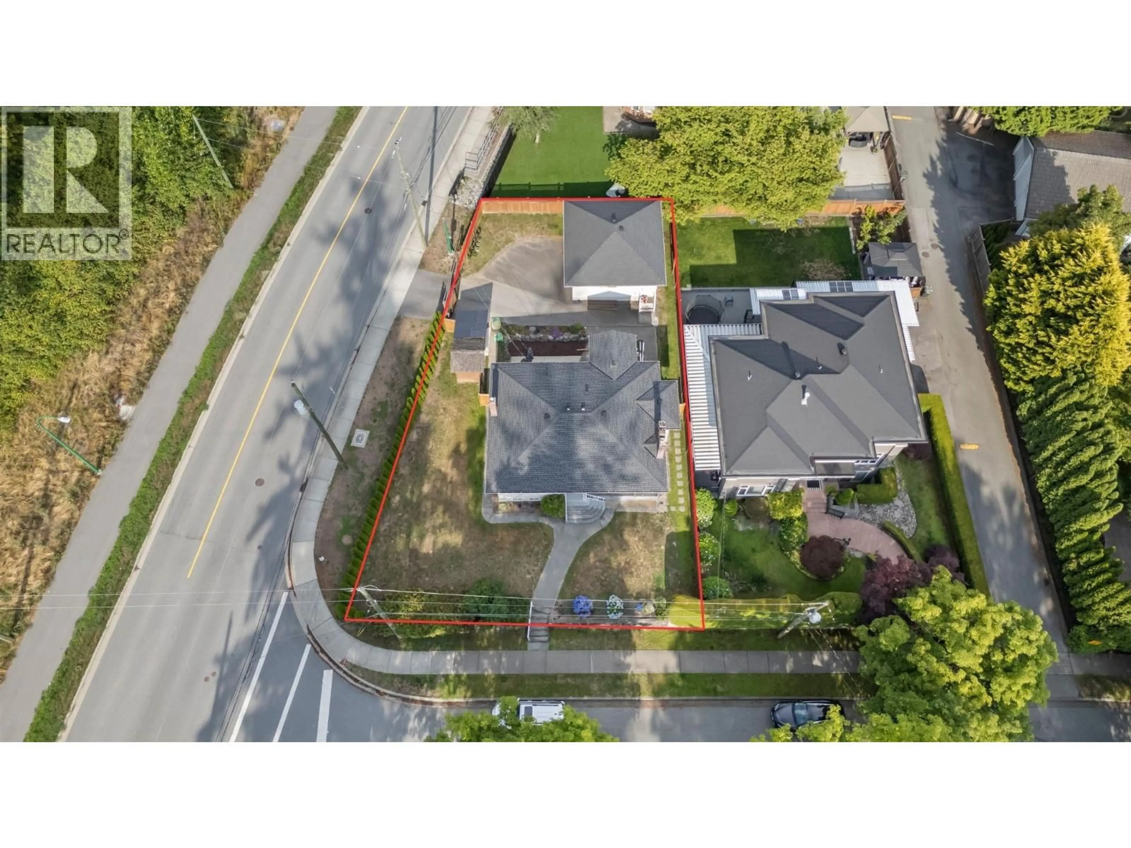 A pic from outside/outdoor area/front of a property/back of a property/a pic from drone, street for 2510 CAMROSE DRIVE, Burnaby British Columbia V5A2Y5