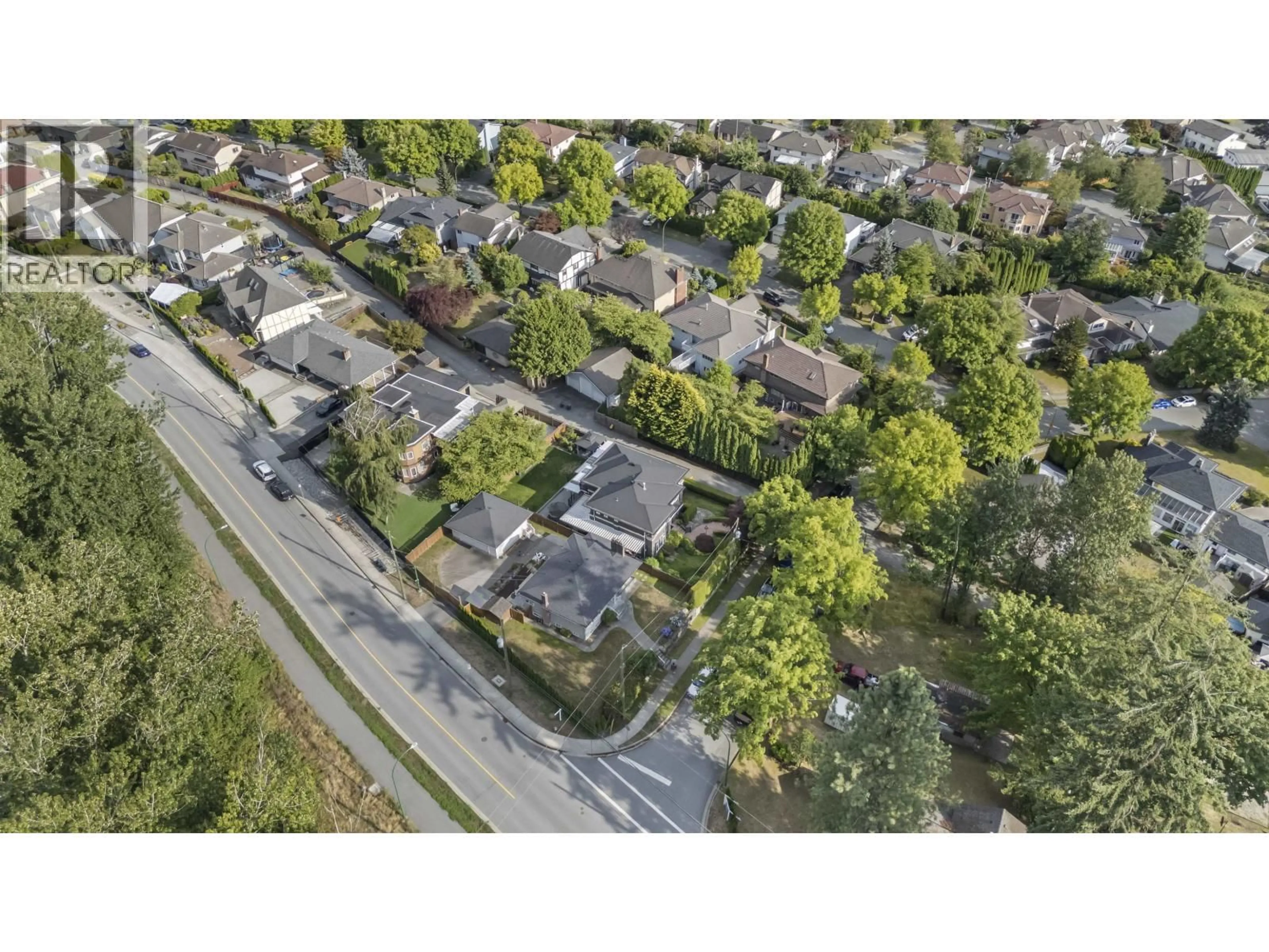 A pic from outside/outdoor area/front of a property/back of a property/a pic from drone, street for 2510 CAMROSE DRIVE, Burnaby British Columbia V5A2Y5