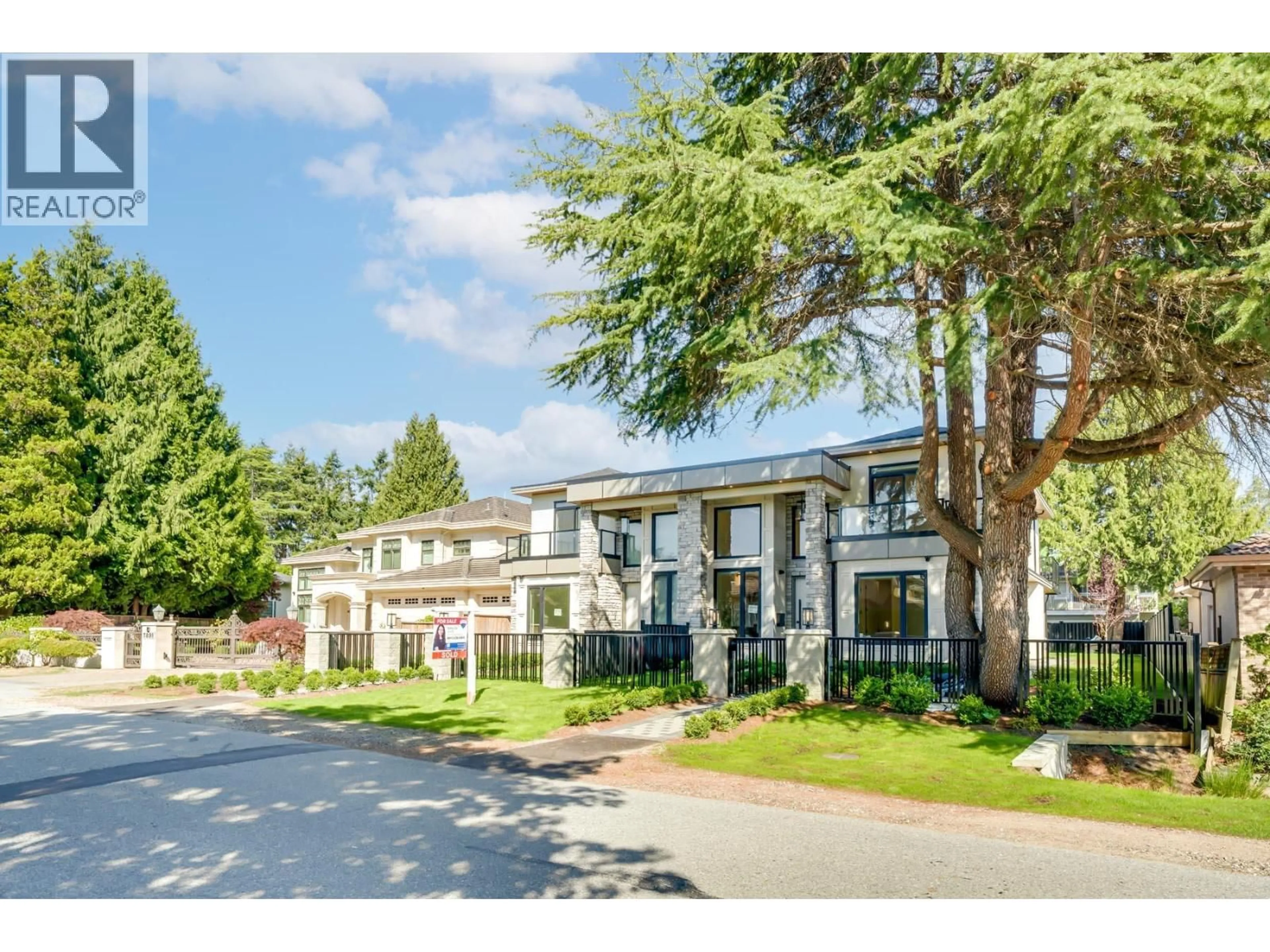 A pic from outside/outdoor area/front of a property/back of a property/a pic from drone, mountain view for 2 - 7911 AFTON DRIVE, Richmond British Columbia V7A1A2