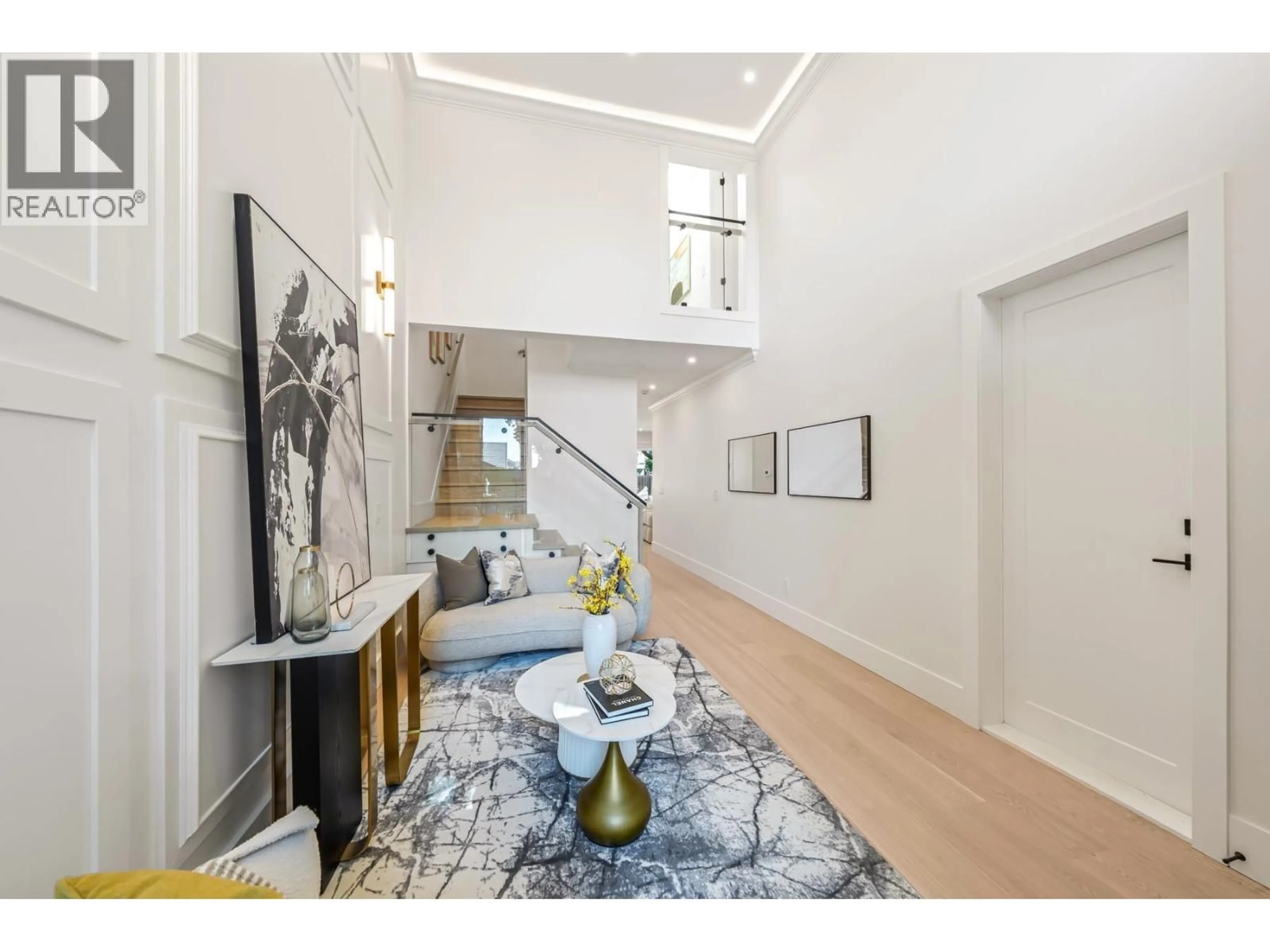 Indoor entryway for 2 - 7911 AFTON DRIVE, Richmond British Columbia V7A1A2