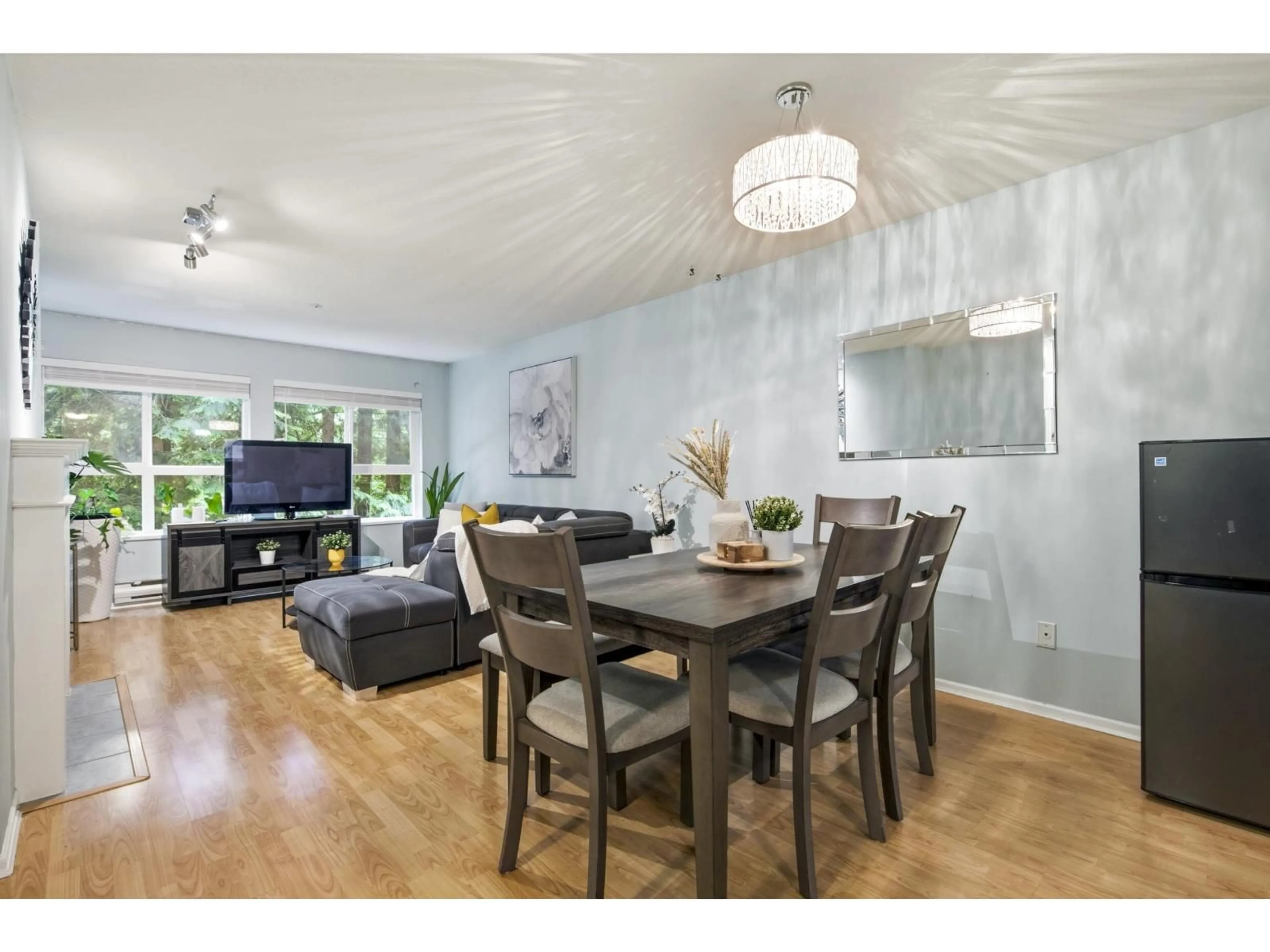 Dining room, wood/laminate floor for 311 - 9688 148 STREET, Surrey British Columbia V3R0W2