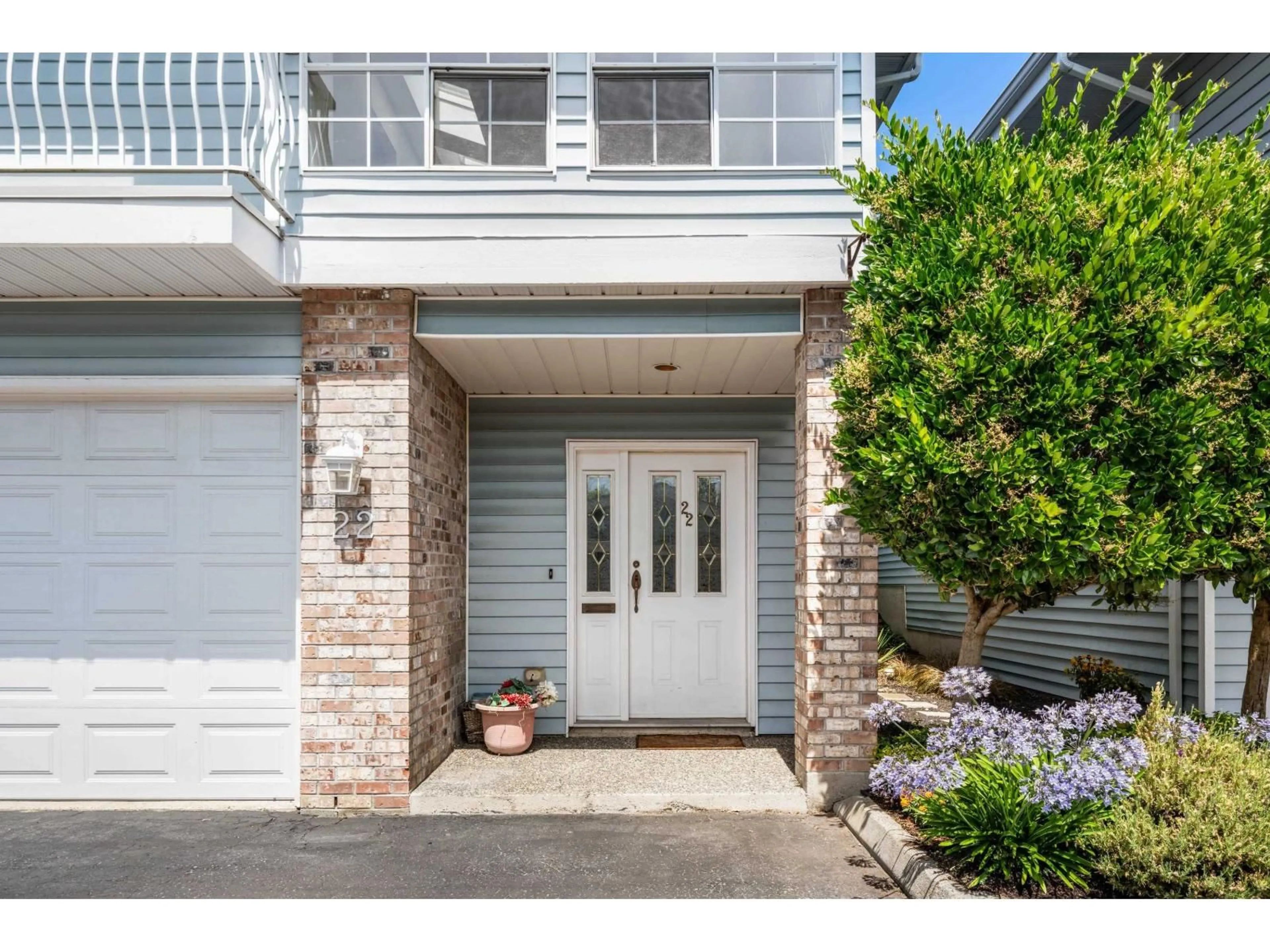 Indoor entryway for 22 - 5216 201A STREET, Langley British Columbia V3A1S4