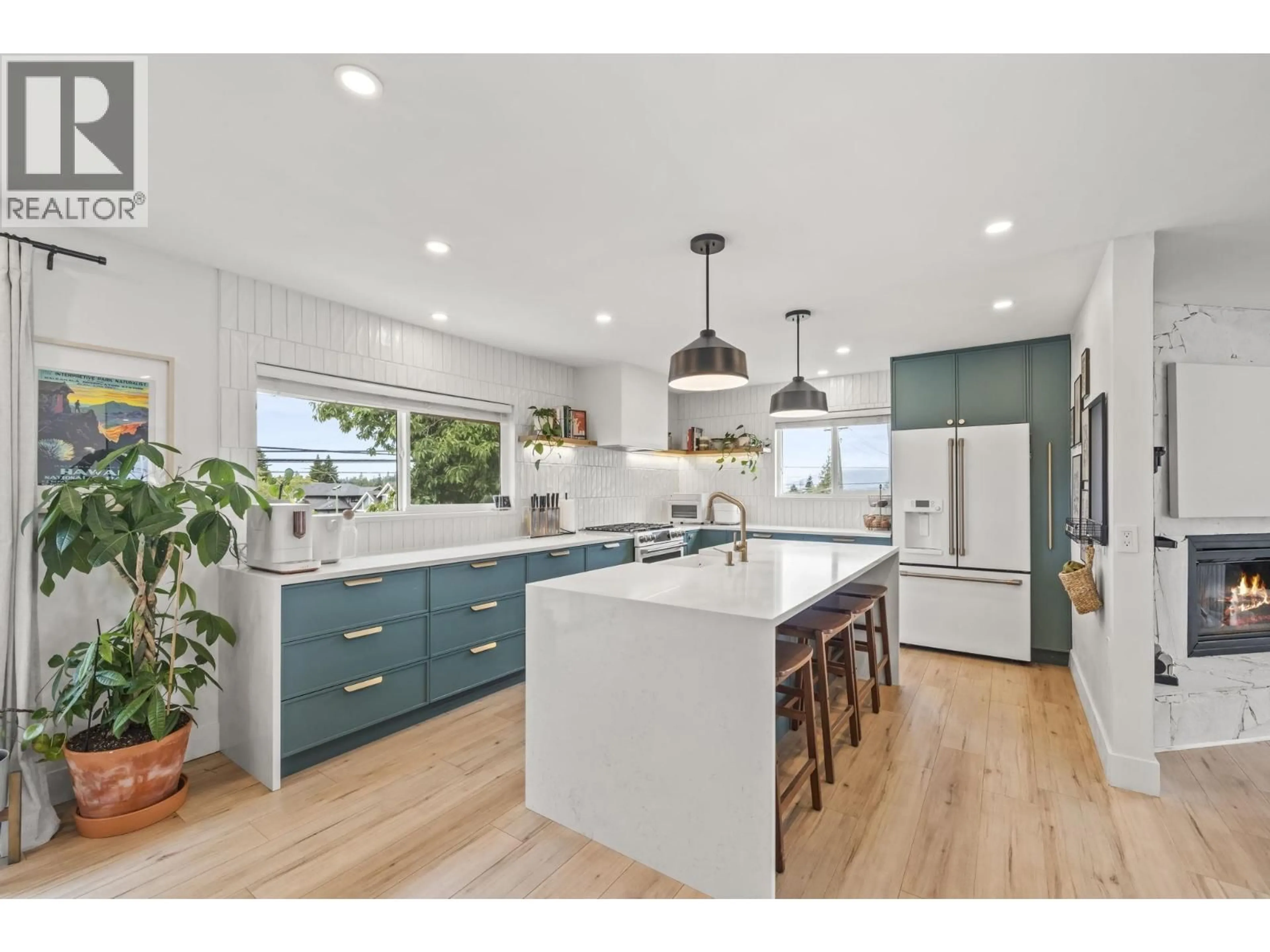 Open concept kitchen, unknown for 7658 CUMBERLAND STREET, Burnaby British Columbia V3N3X8