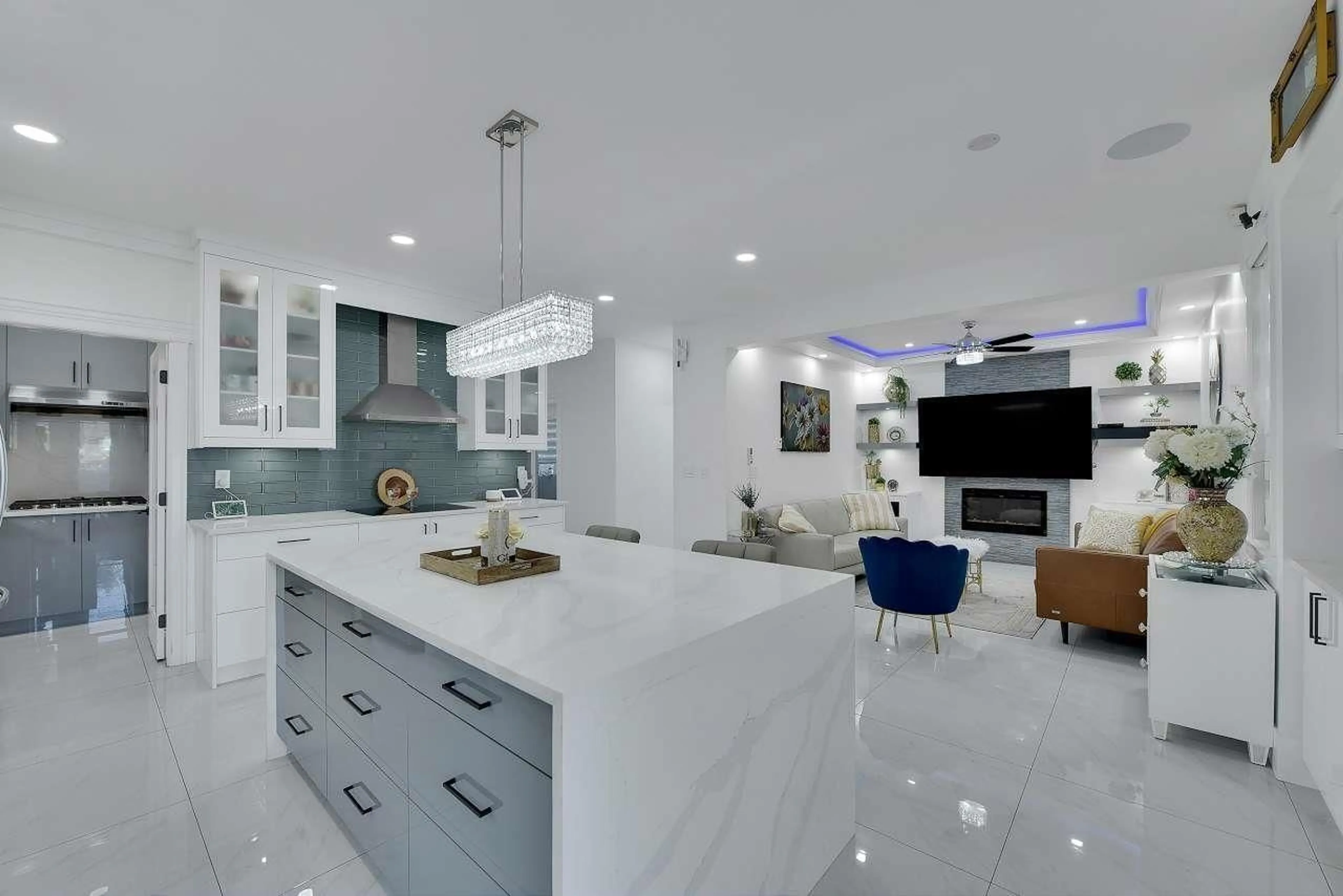 Contemporary kitchen, ceramic/tile floor for 8825 131 STREET, Surrey British Columbia V3V0A8