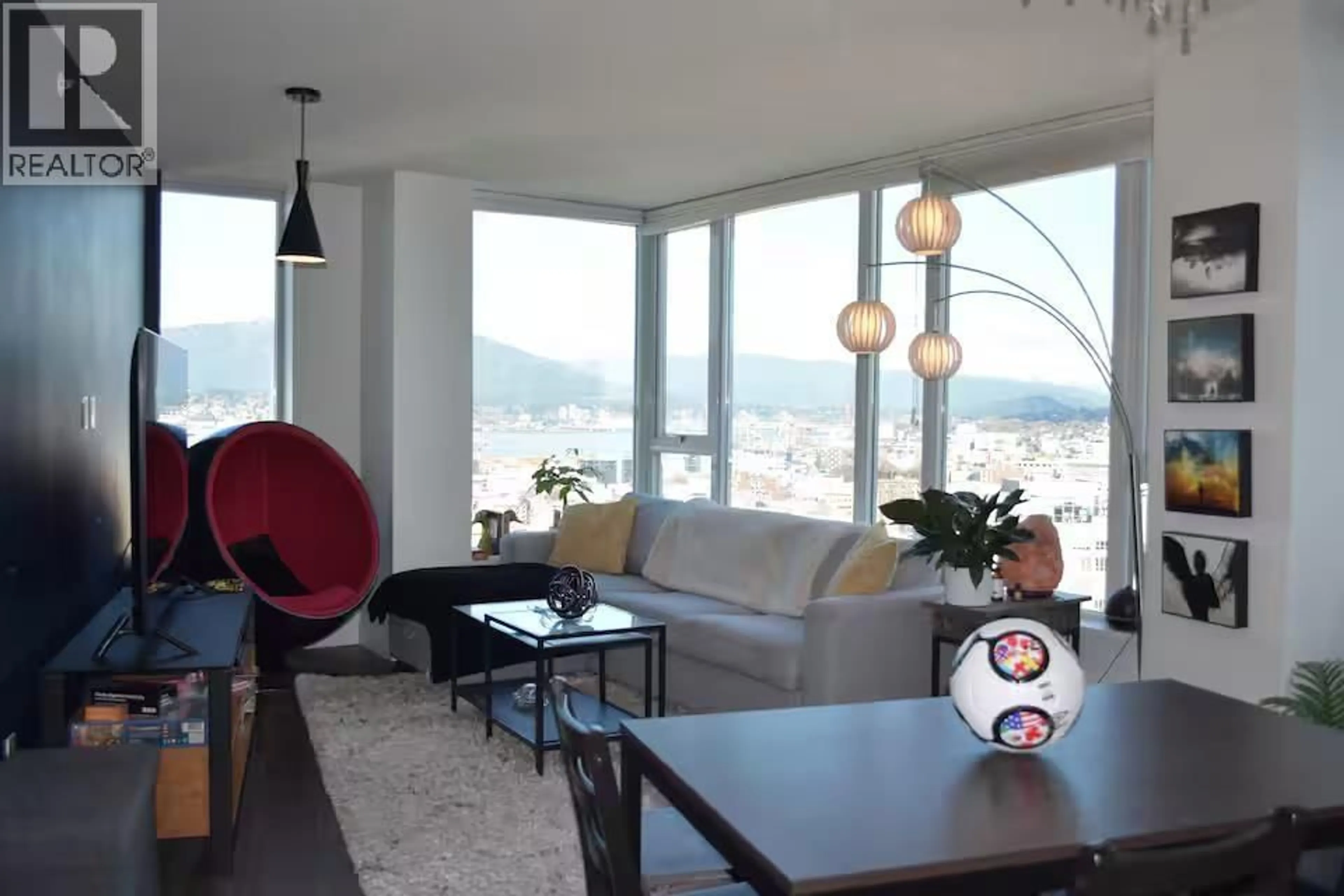 Living room with furniture, unknown for 3505 - 188 KEEFER PLACE, Vancouver British Columbia V6B0J1