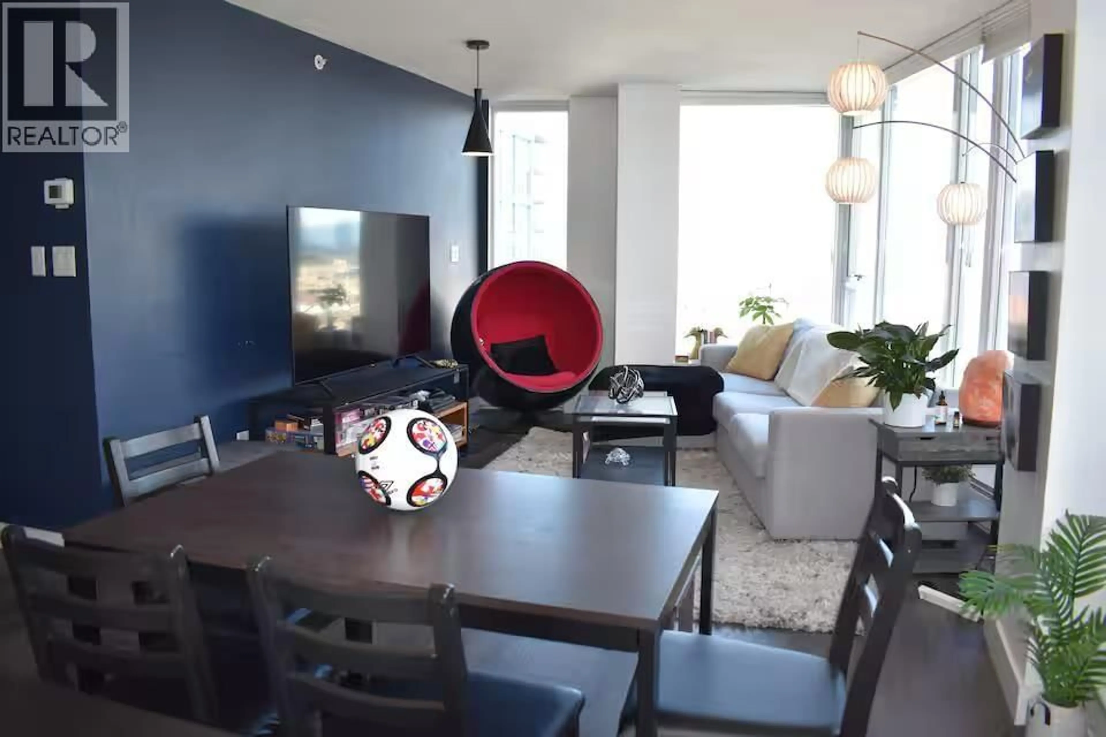 Living room with furniture, unknown for 3505 - 188 KEEFER PLACE, Vancouver British Columbia V6B0J1