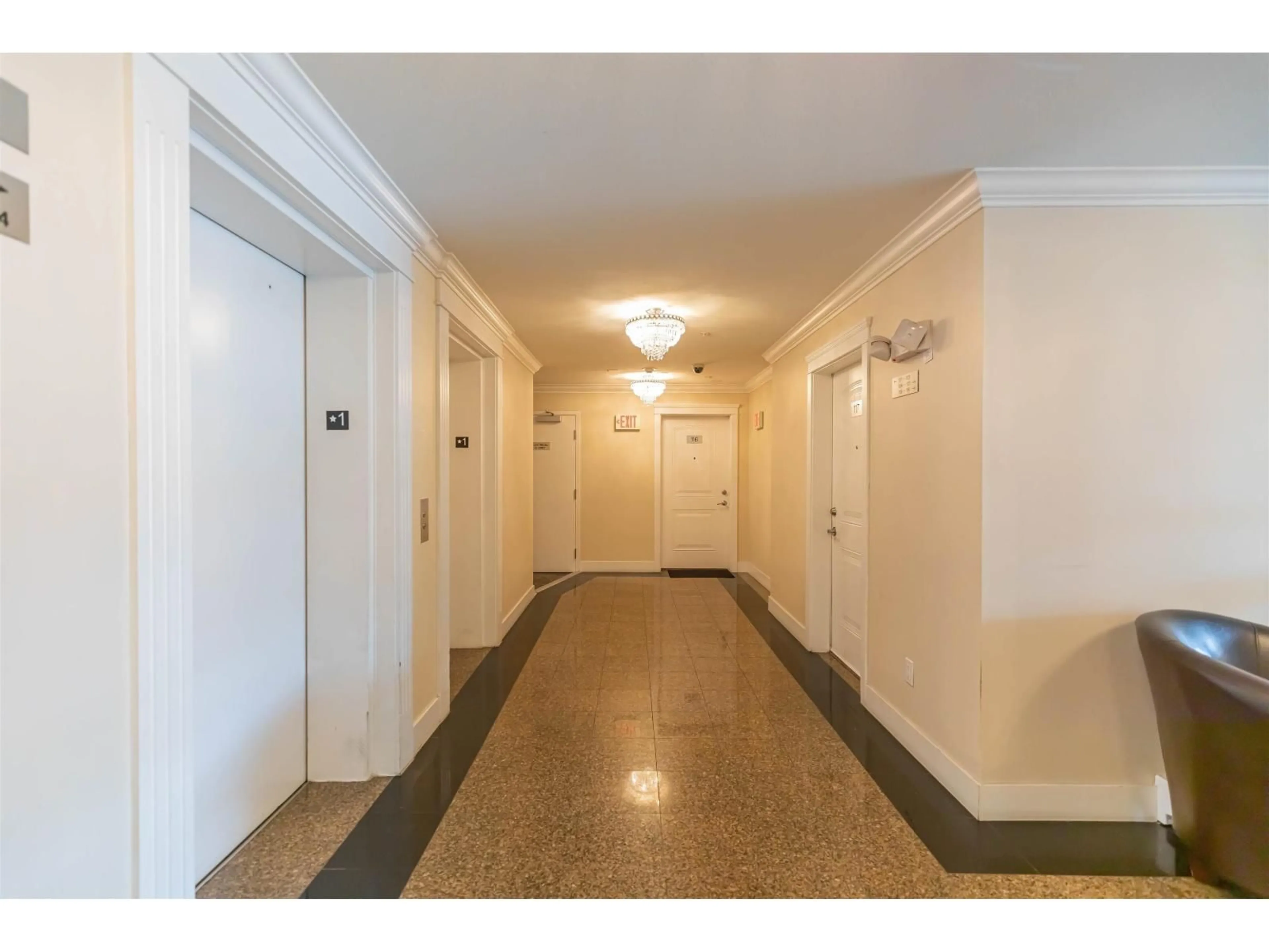 Indoor foyer for 116 - 17769 57 AVENUE, Surrey British Columbia V3S1H1
