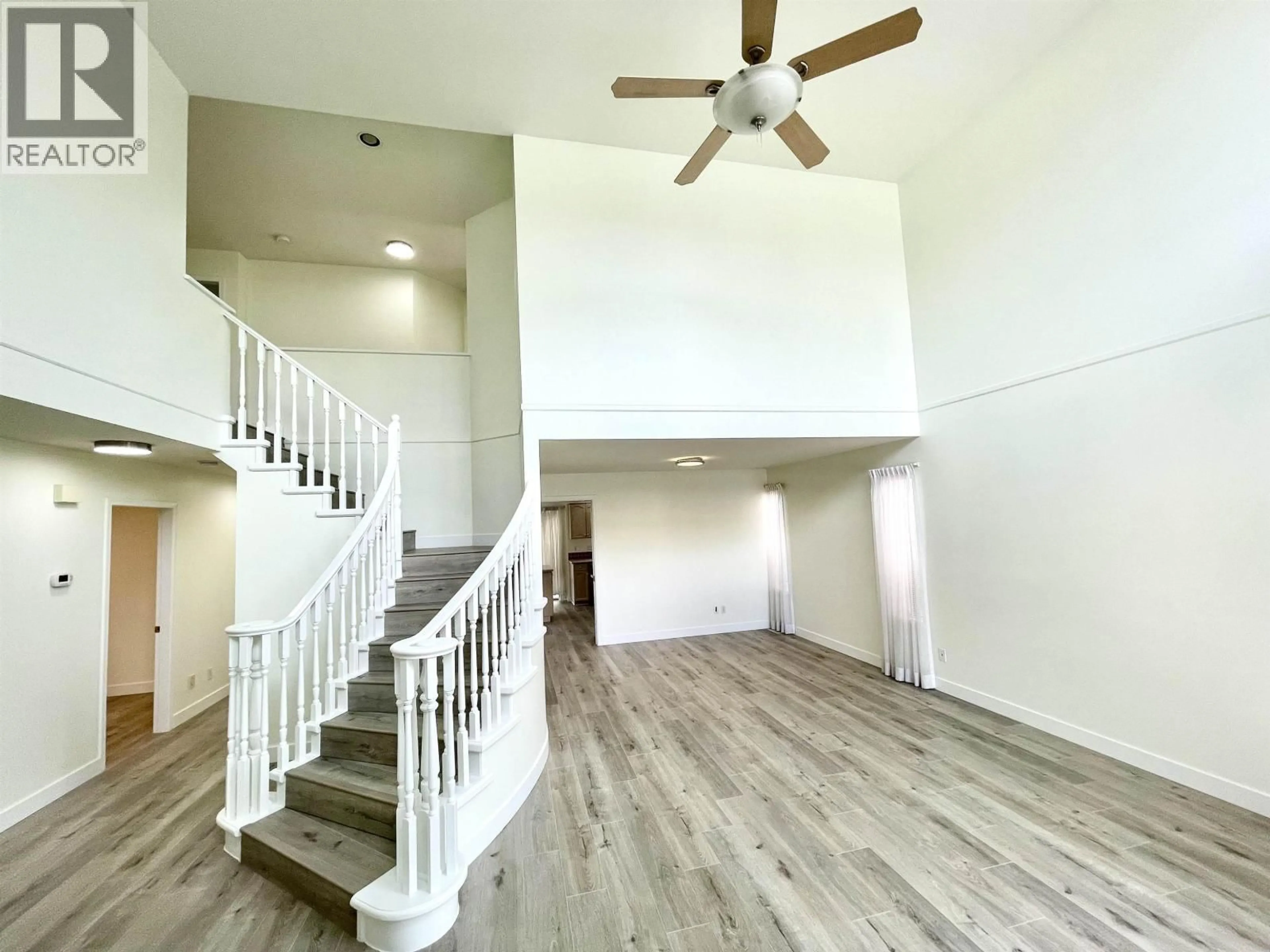 Indoor foyer for 5260 ROWLING PLACE, Richmond British Columbia V6V2T1