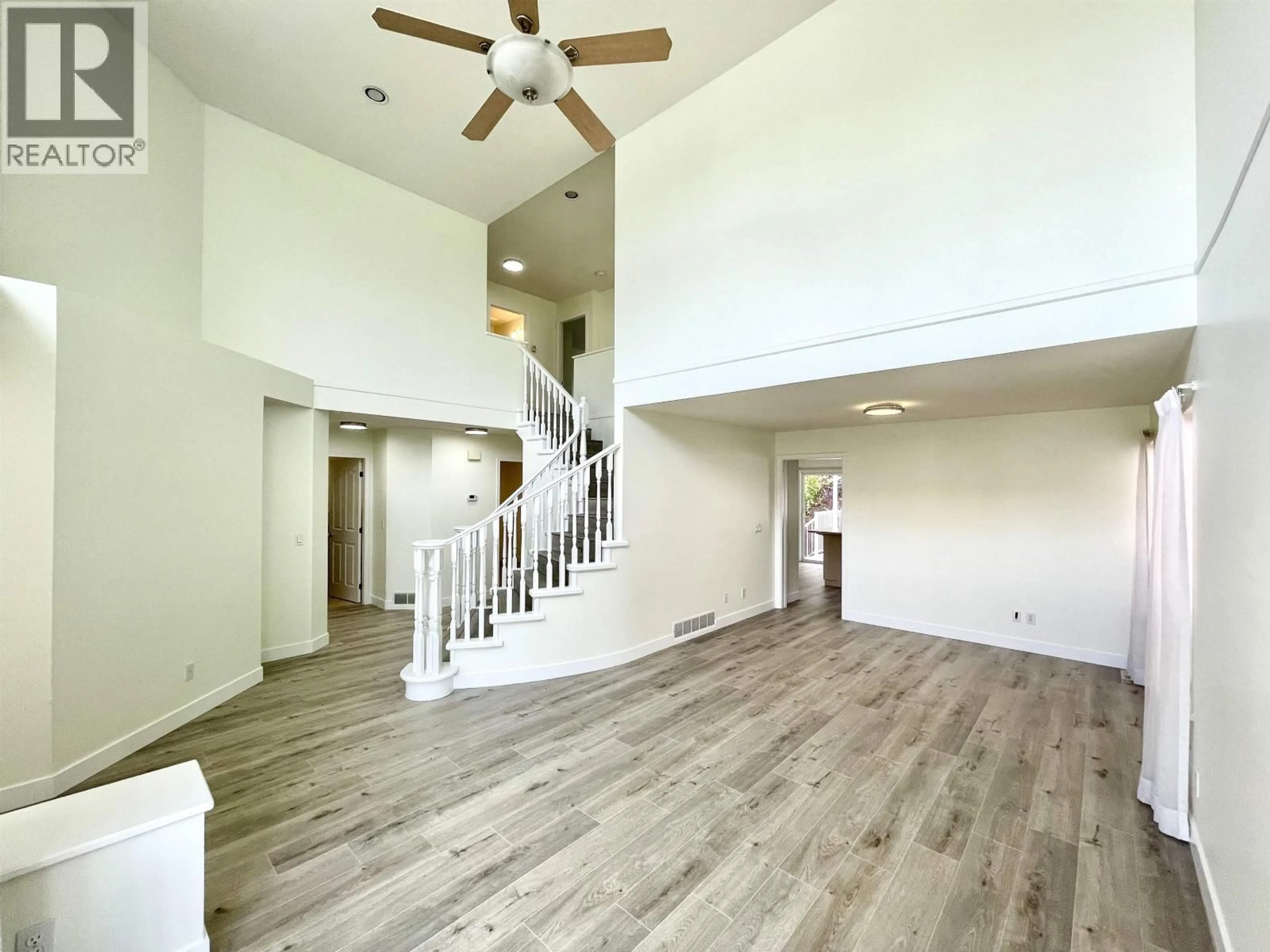 Indoor foyer for 5260 ROWLING PLACE, Richmond British Columbia V6V2T1