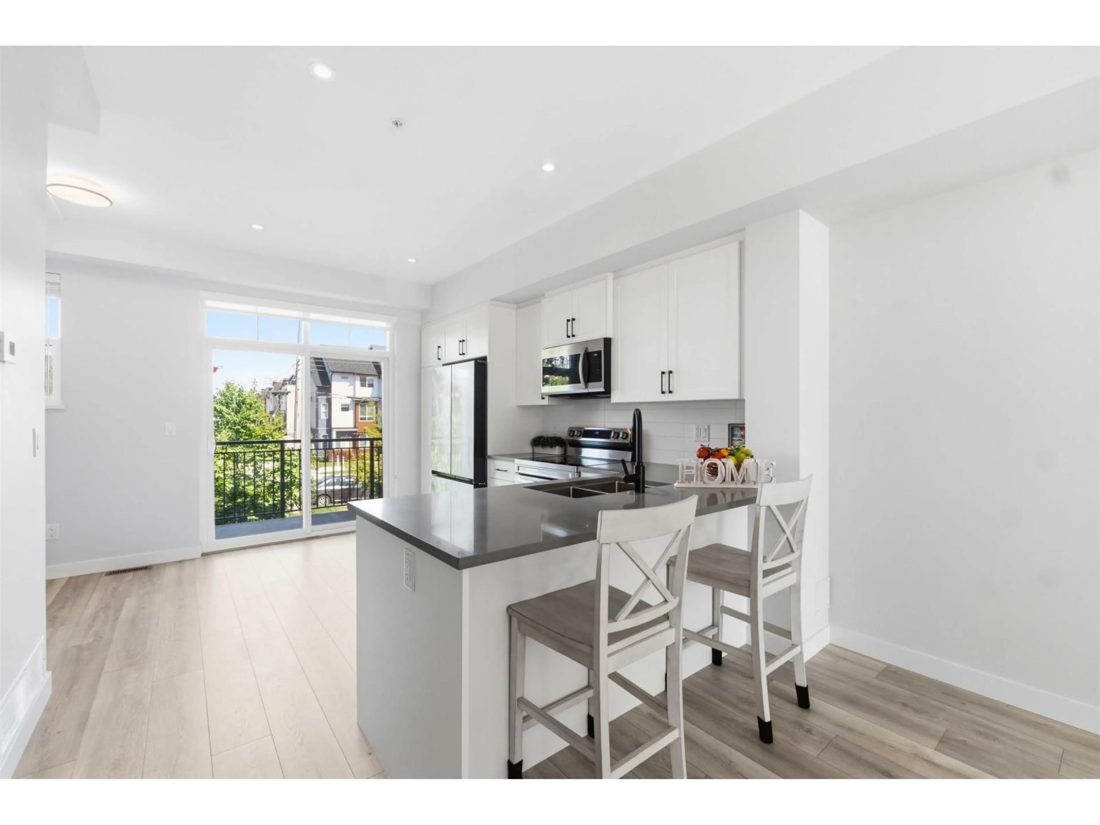 Open concept kitchen, unknown for 143 - 20180 84 AVENUE, Langley British Columbia V2Y3N5