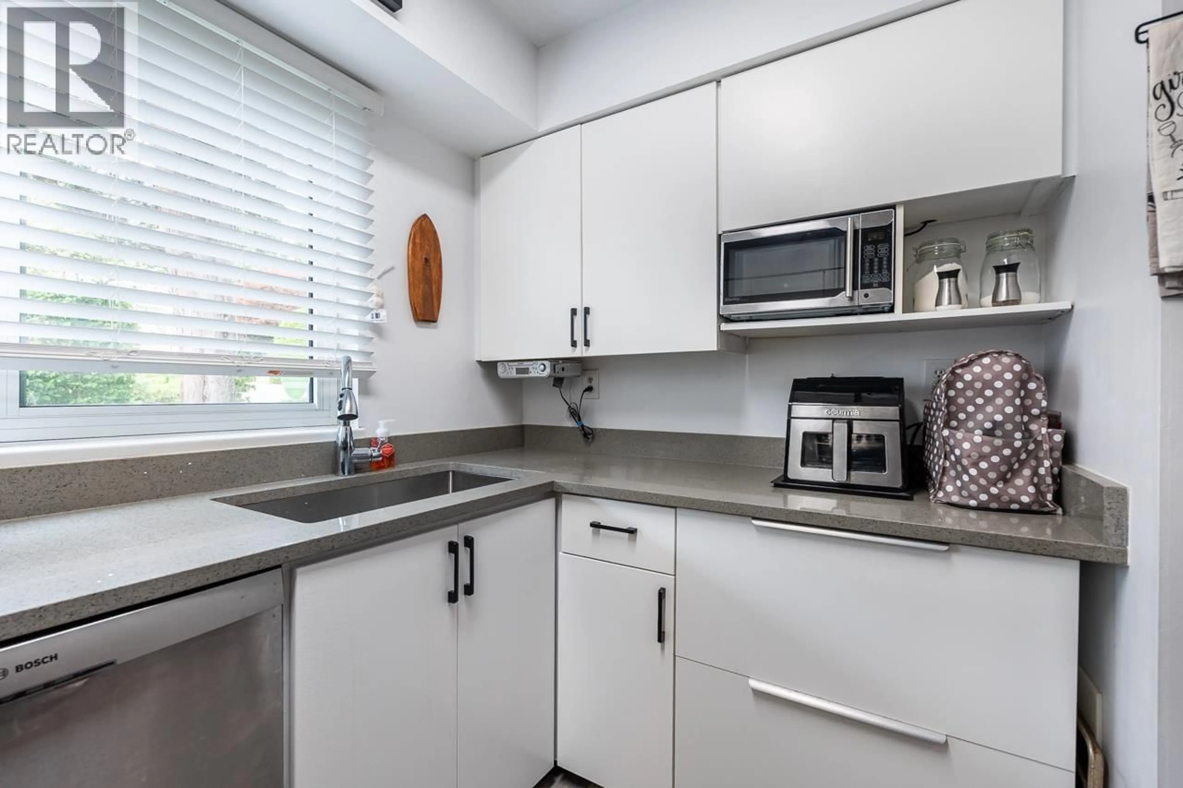 Standard kitchen, unknown for 119 - 511 GATENSBURY STREET, Coquitlam British Columbia V3J5E7