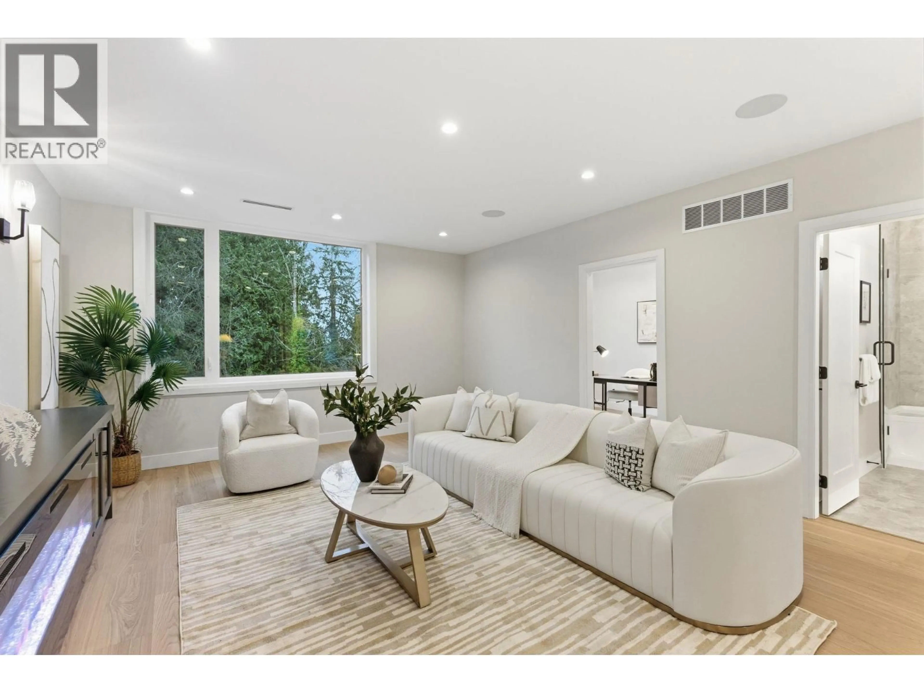 Living room with furniture, unknown for 2 - 8408 17TH AVENUE, Burnaby British Columbia V3N1N2