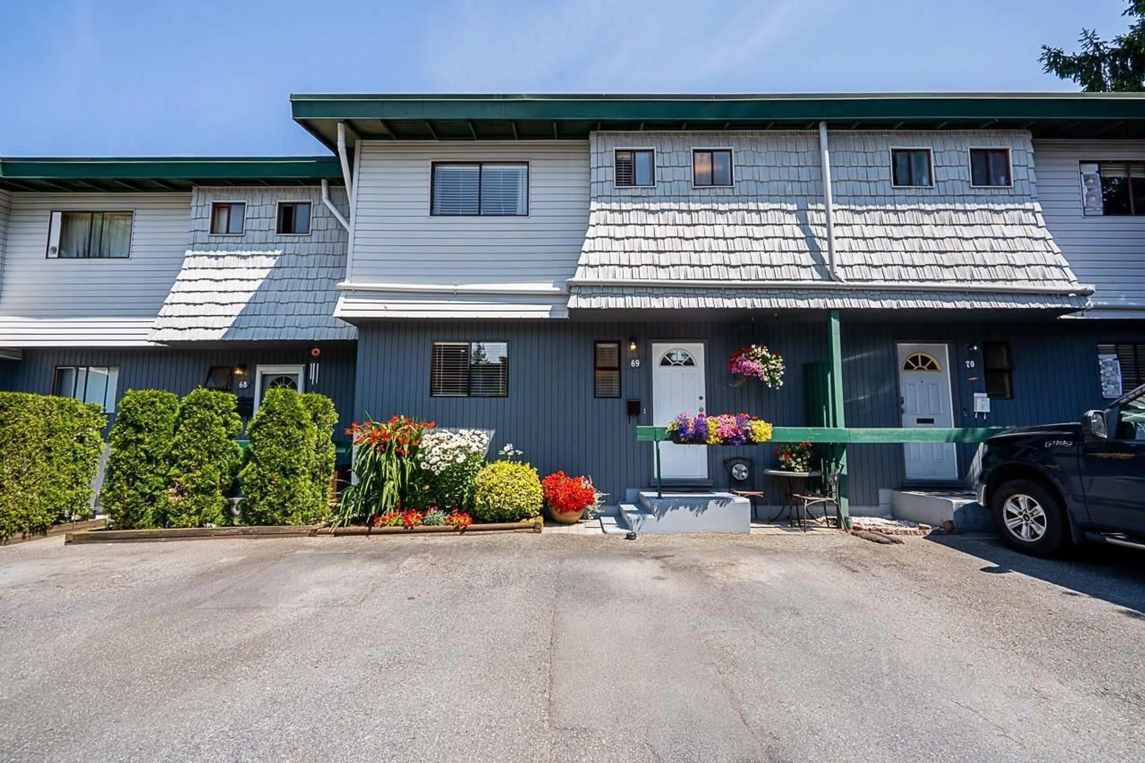 Patio, street for 69 - 10806 152 STREET, Surrey British Columbia V3R4H2