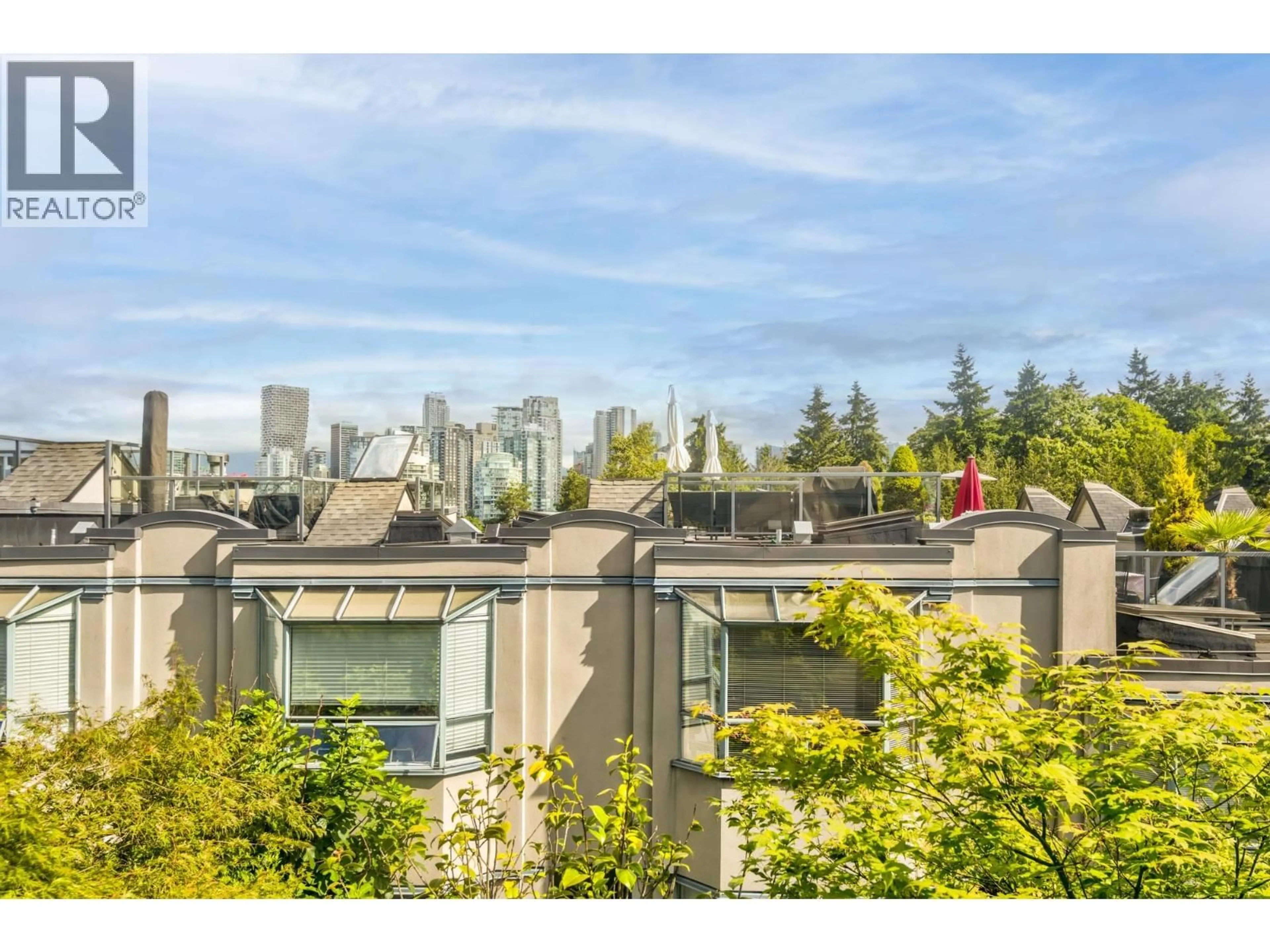 A pic from outside/outdoor area/front of a property/back of a property/a pic from drone, city buildings view from balcony for 14 - 939 7TH AVENUE, Vancouver British Columbia V5Z1C4