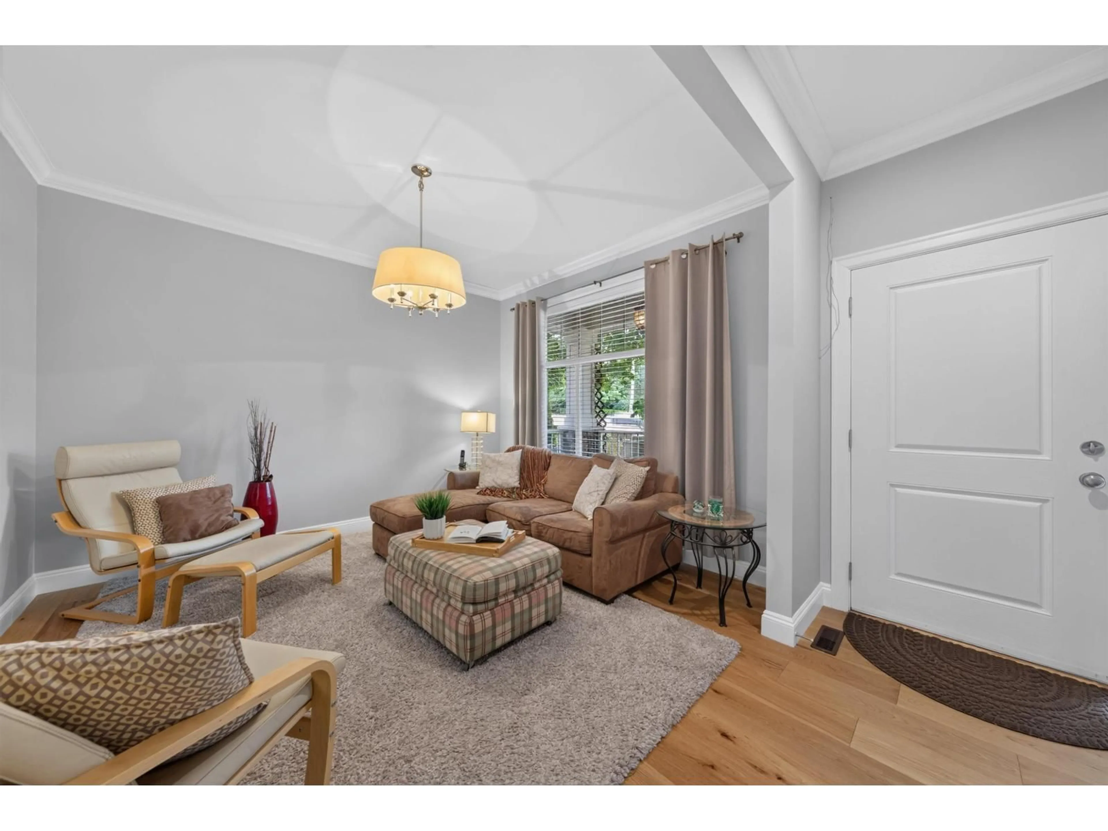 Living room with furniture, unknown for 2914 152 STREET, Surrey British Columbia V4P3K4