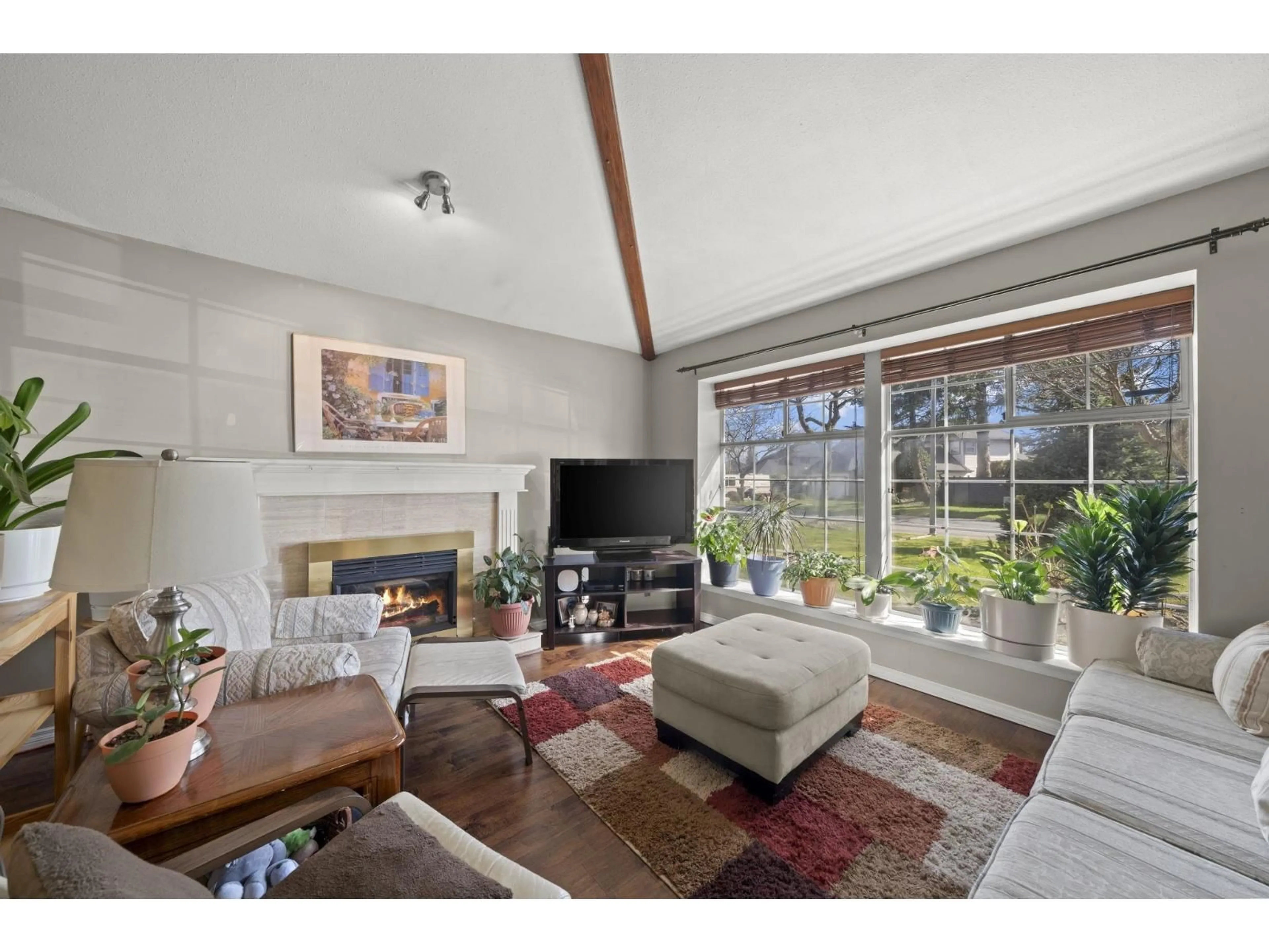 Living room with furniture, unknown for 8891 157 STREET, Surrey British Columbia V4N2Y8