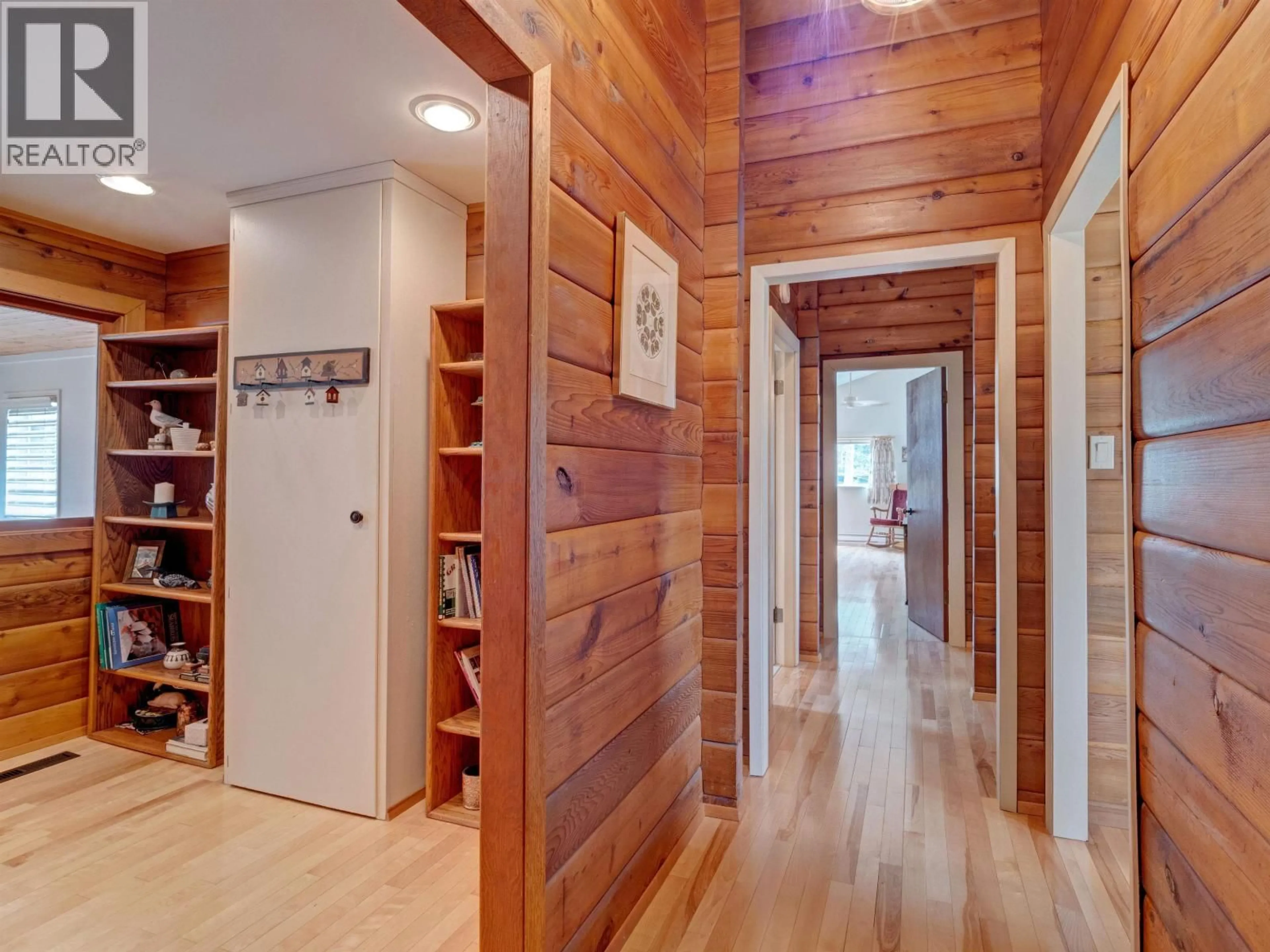 Indoor entryway for 4717 LAUREL AVENUE, Sechelt British Columbia V7Z0E7