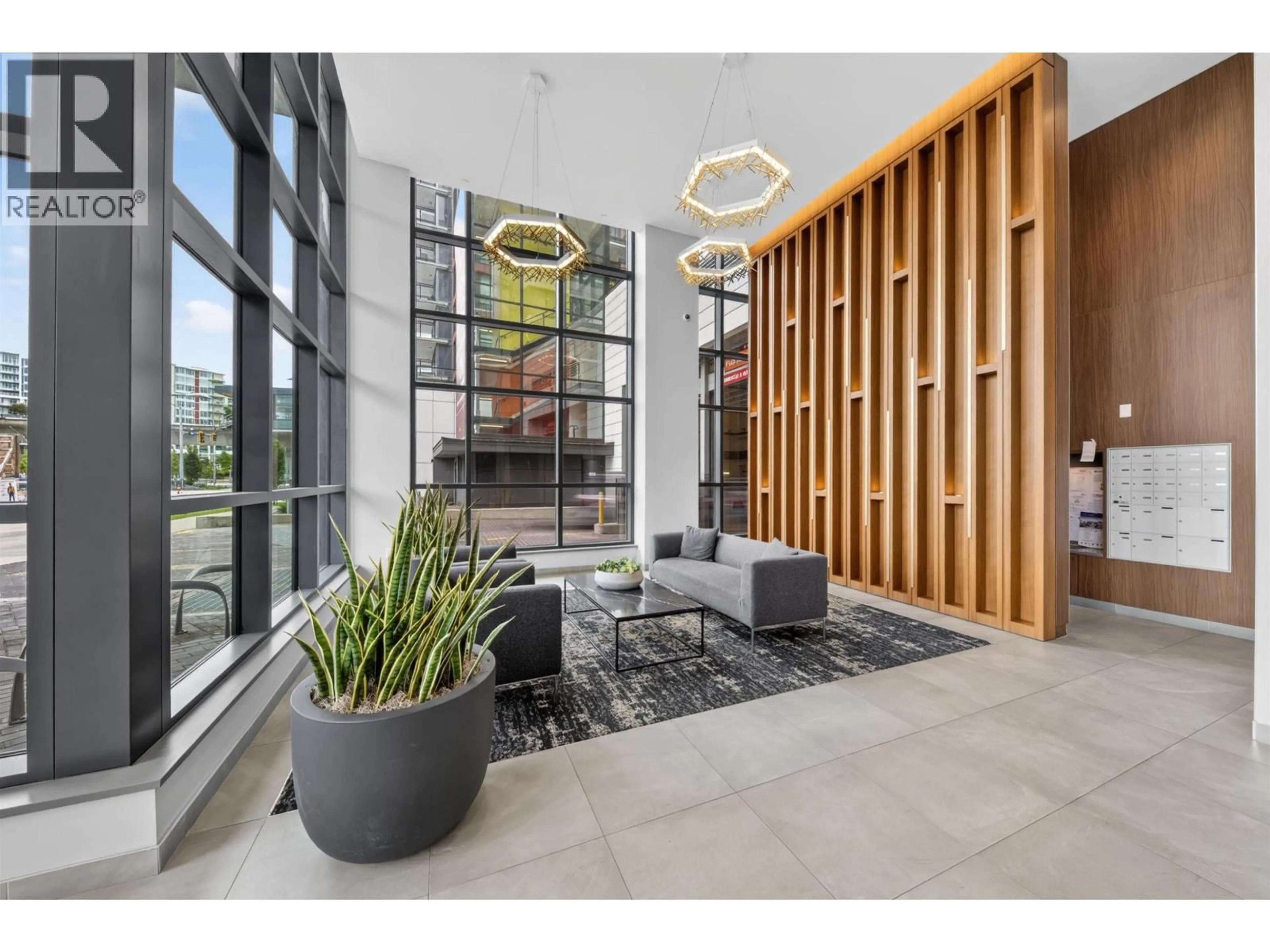 Indoor foyer for 809 - 8160 MCMYN WAY, Richmond British Columbia V6X0V2