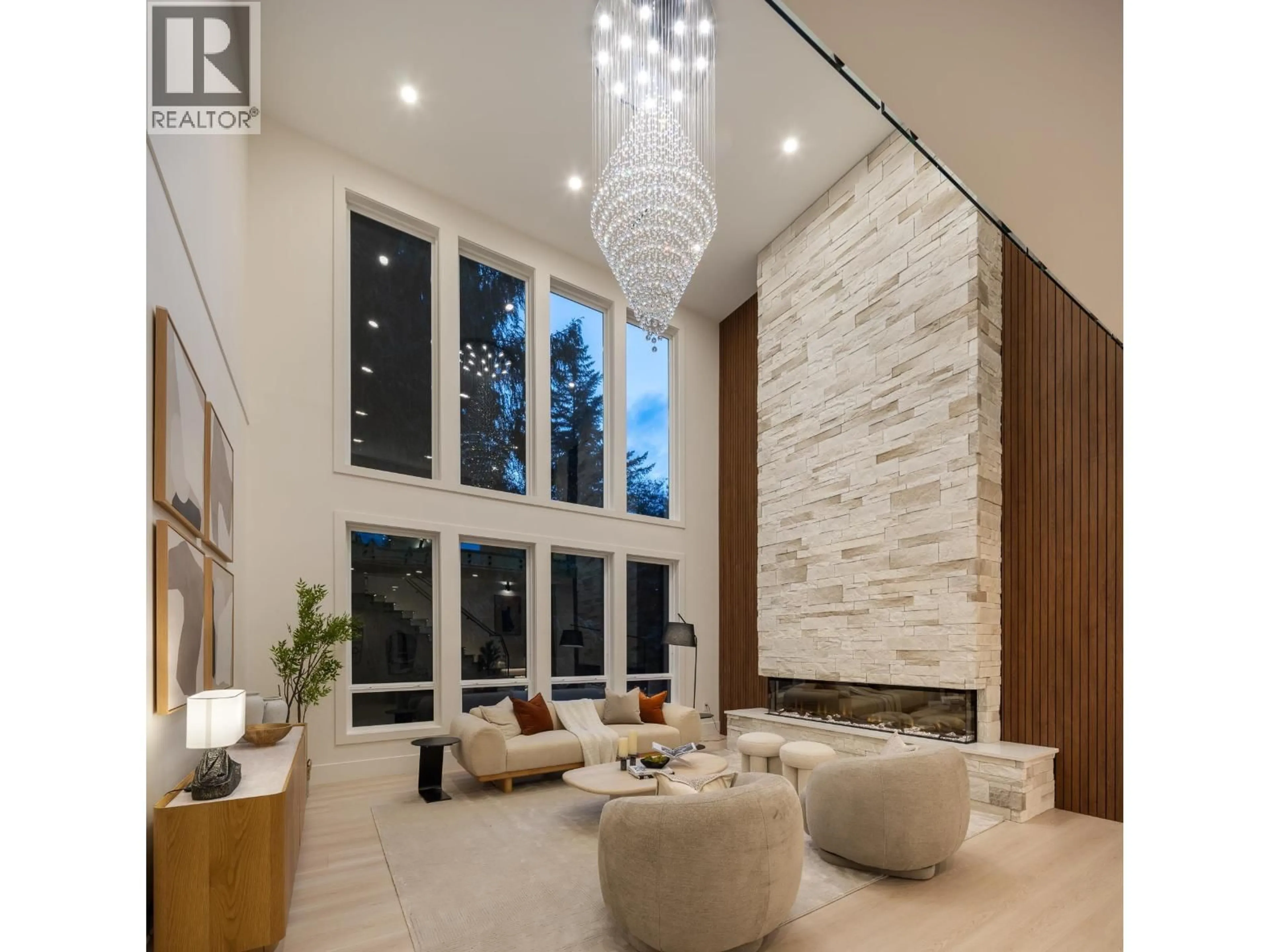 Indoor foyer for 1034 GATENSBURY ROAD, Port Moody British Columbia V3H2P2
