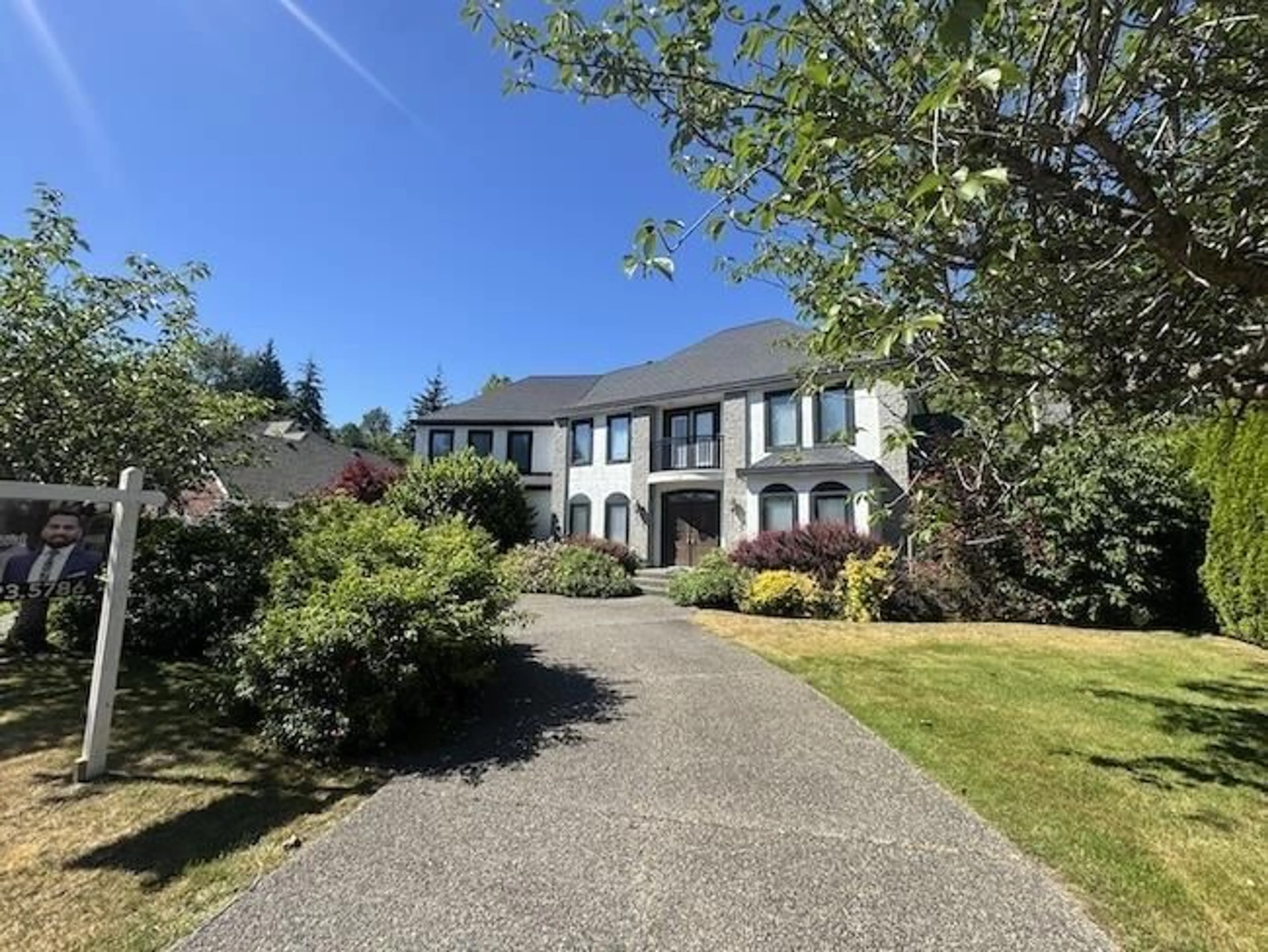 A pic from outside/outdoor area/front of a property/back of a property/a pic from drone, street for 13371 21A AVENUE, Surrey British Columbia V4A9N1