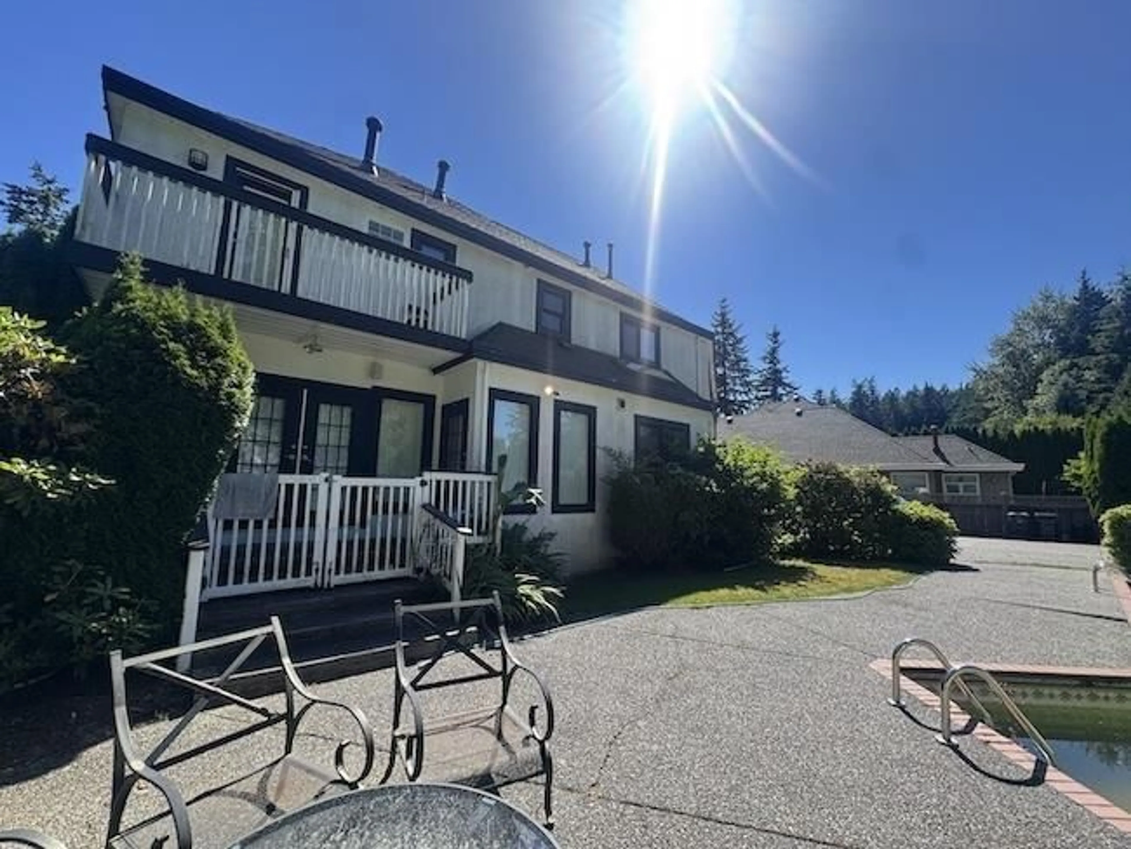 A pic from outside/outdoor area/front of a property/back of a property/a pic from drone, unknown for 13371 21A AVENUE, Surrey British Columbia V4A9N1
