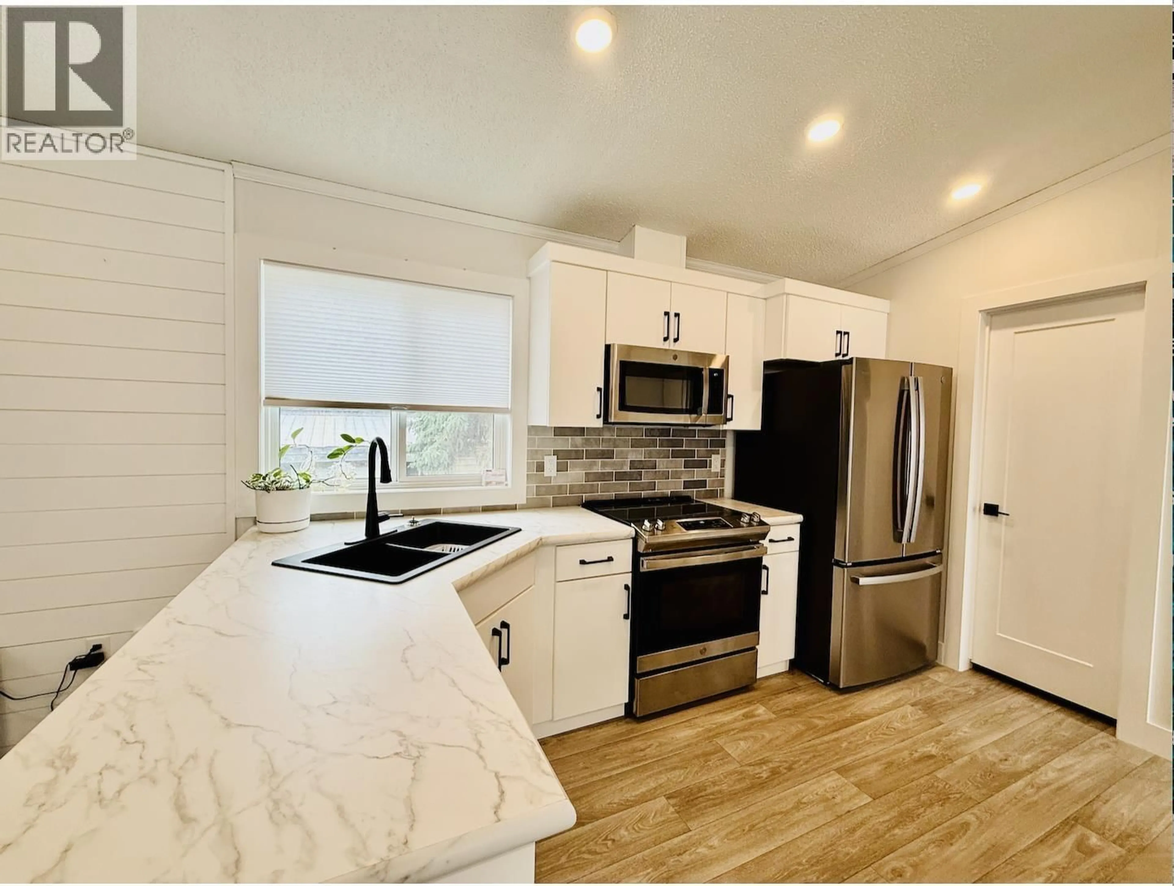 Open concept kitchen, unknown for 89 - 95 LAIDLAW ROAD, Smithers British Columbia V0J2N6