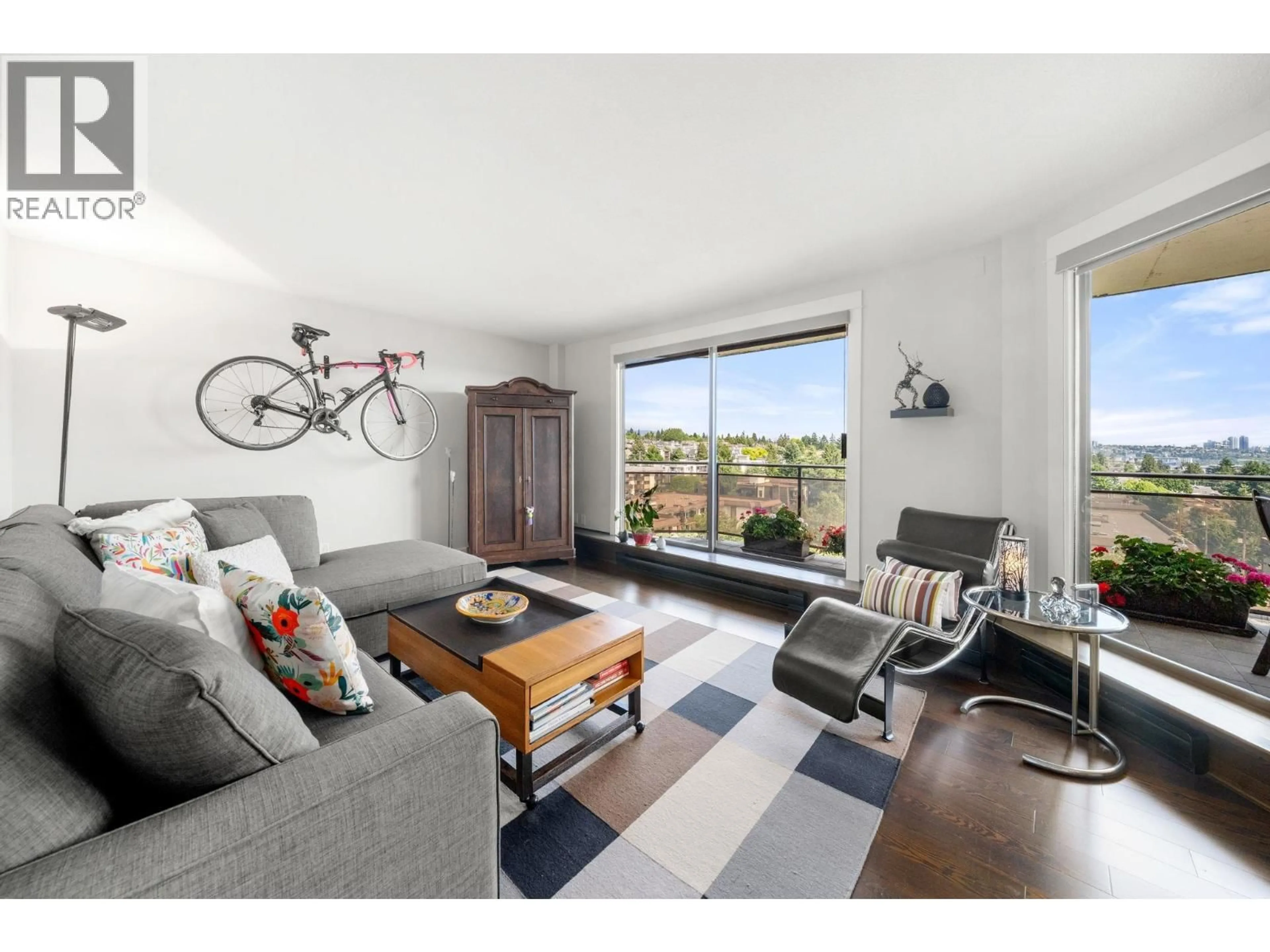 Living room with furniture, wood/laminate floor for 1101 - 444 LONSDALE AVENUE, North Vancouver British Columbia V7M3H5
