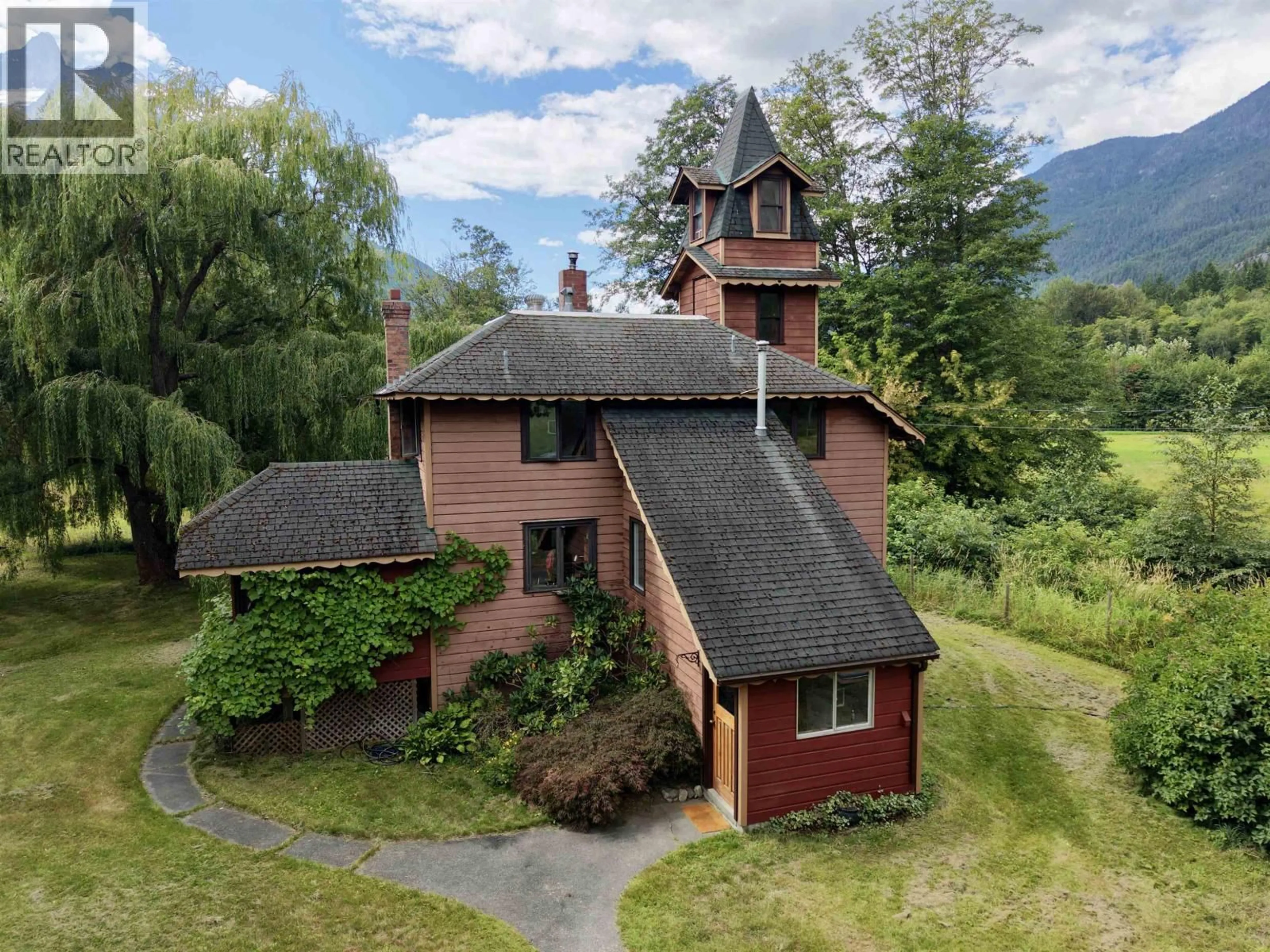 A pic from outside/outdoor area/front of a property/back of a property/a pic from drone, unknown for 4233 MACKENZIE 20 HIGHWAY, Bella Coola British Columbia V0T1H0