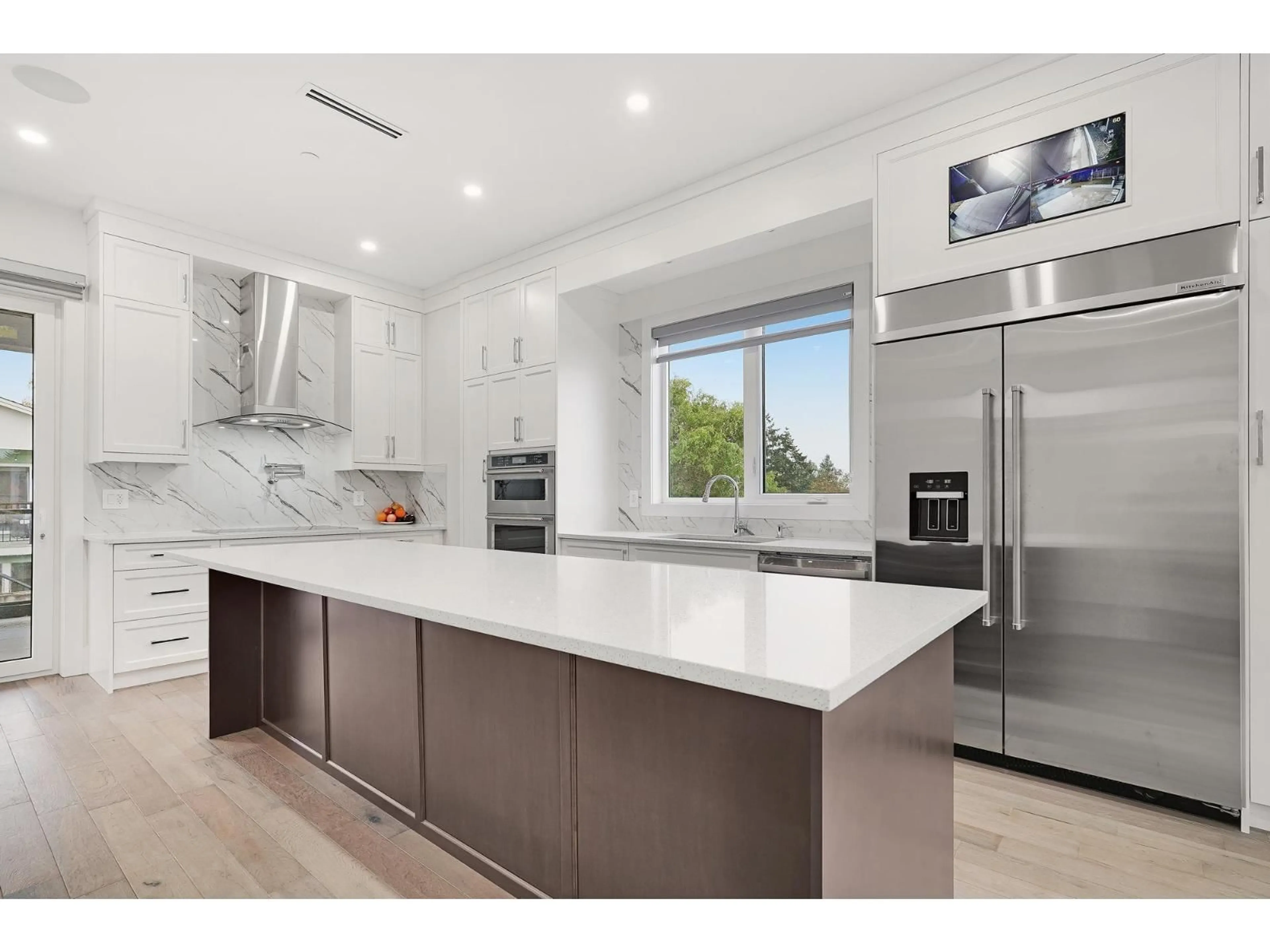 Open concept kitchen, ceramic/tile floor for 838 STEVENS STREET, White Rock British Columbia V4B4X2
