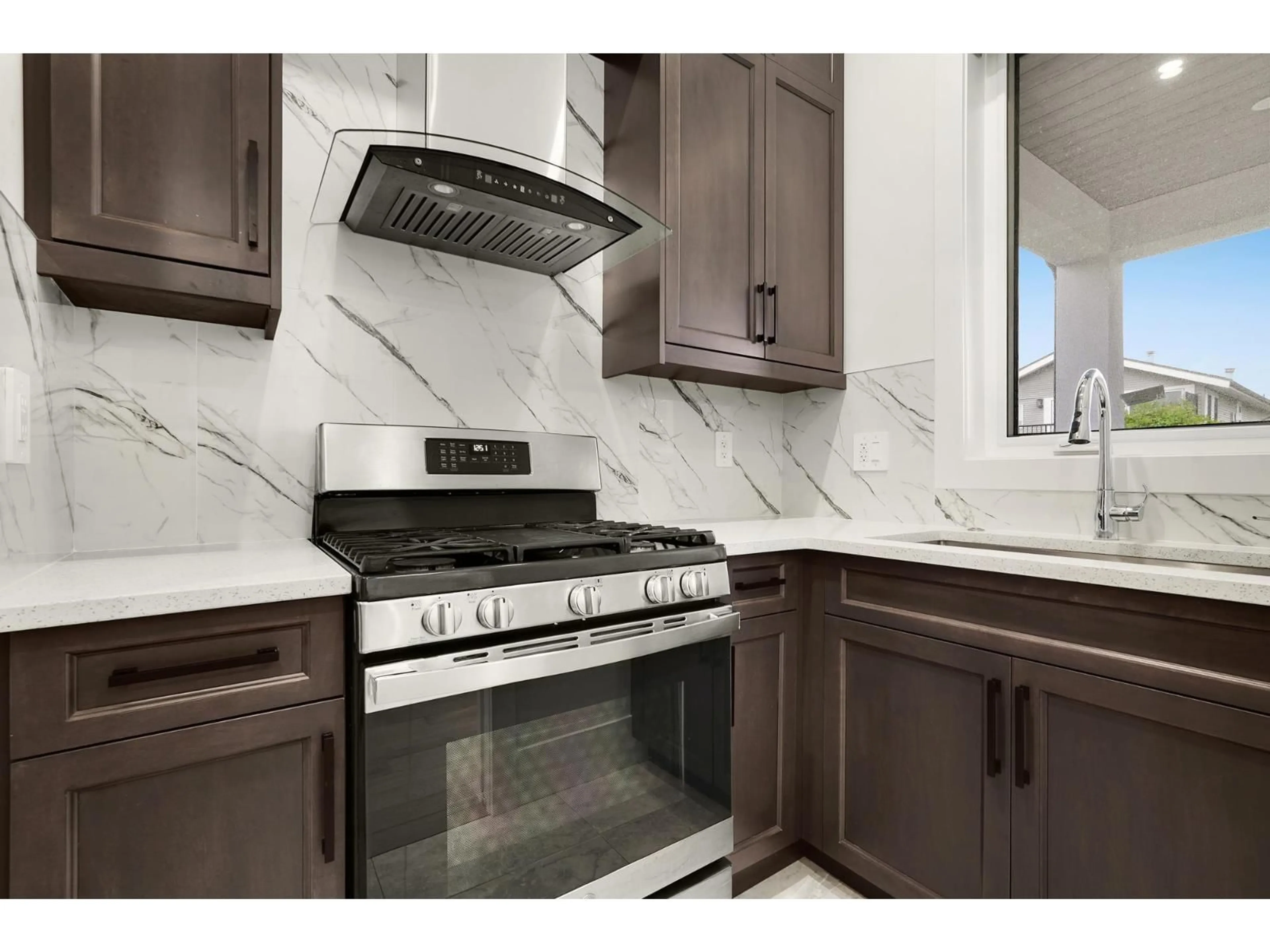 Unknown for 838 STEVENS STREET, White Rock British Columbia V4B4X2