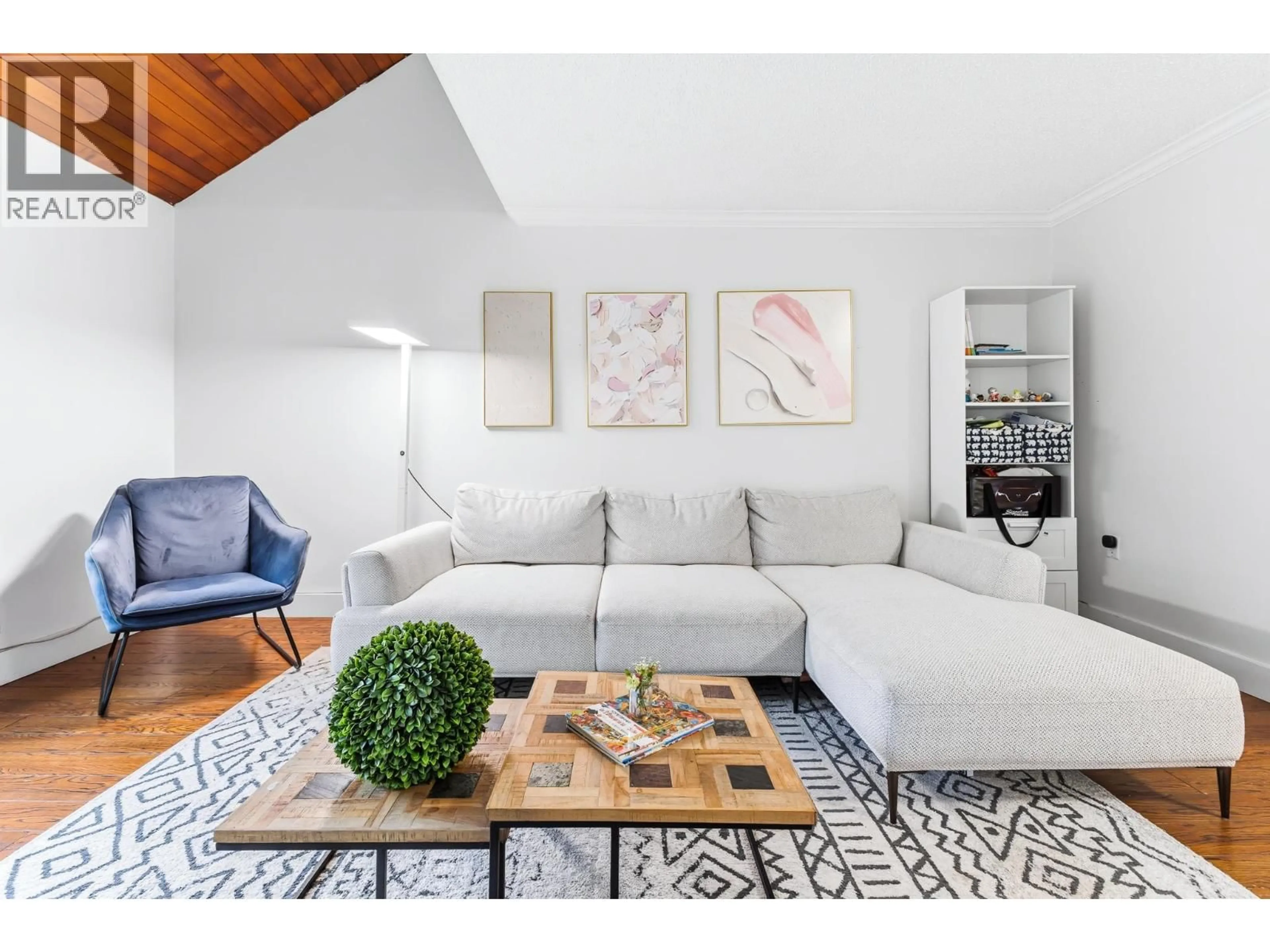 Living room with furniture, unknown for 6470 SHERIDAN ROAD, Richmond British Columbia V7E4W7