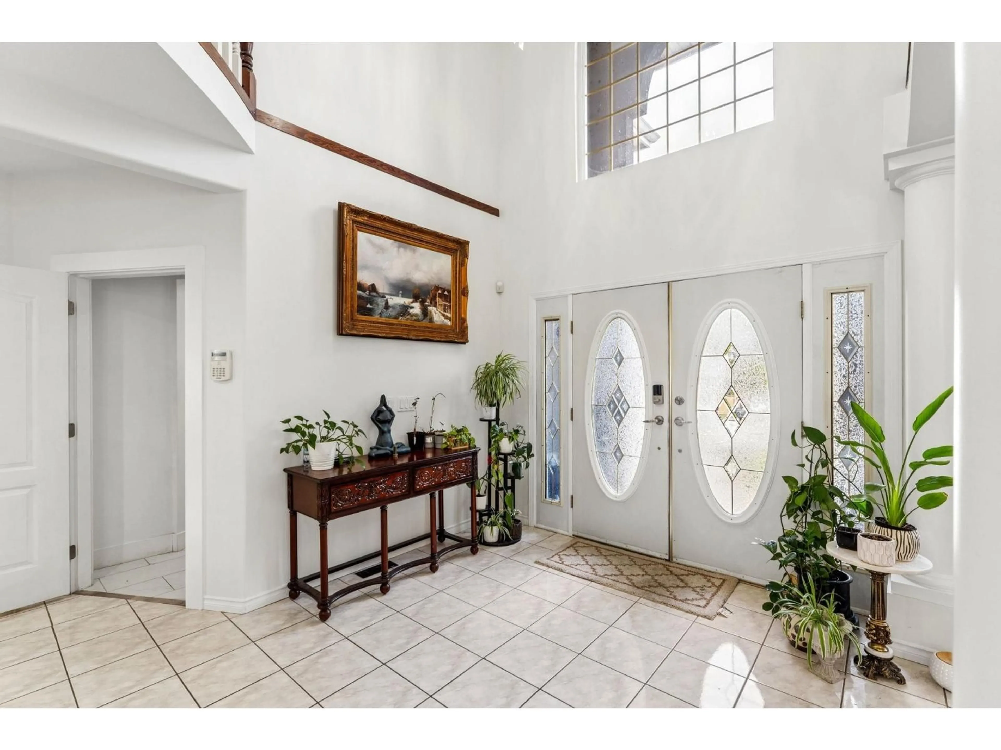 Indoor foyer for 5933 137A STREET, Surrey British Columbia V3X3K9