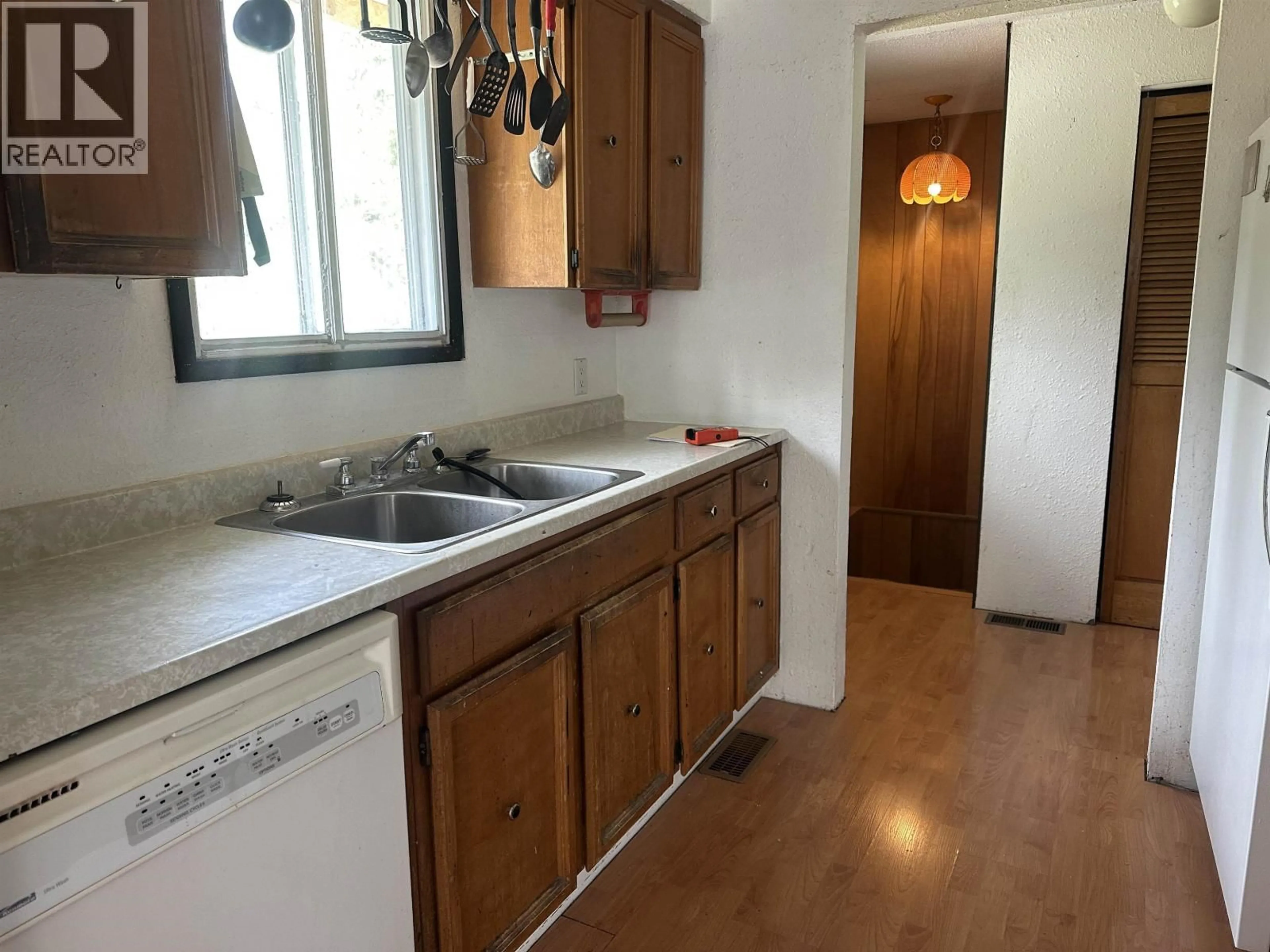 Standard kitchen, unknown for 4972 MONICAL ROAD, 108 Mile Ranch British Columbia V0K2E1