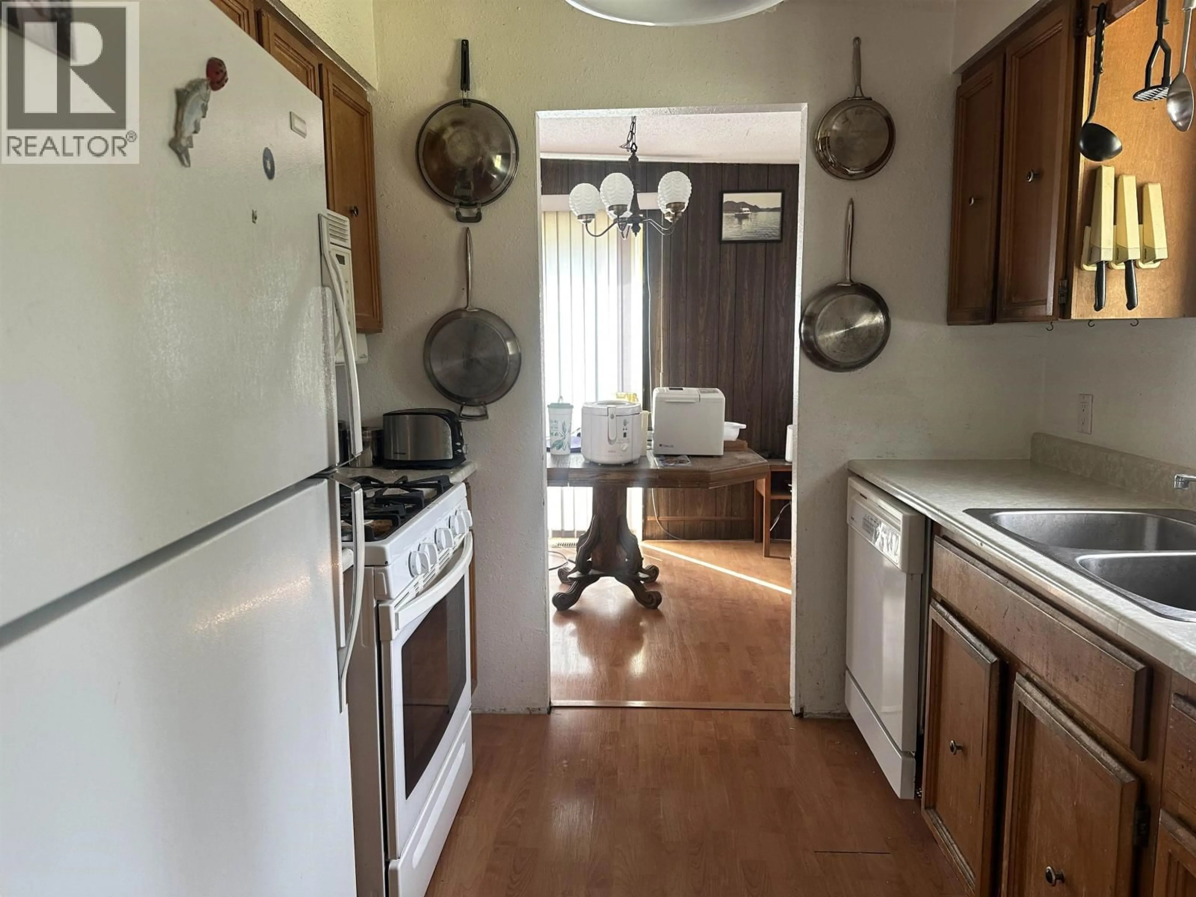 Standard kitchen, unknown for 4972 MONICAL ROAD, 108 Mile Ranch British Columbia V0K2E1