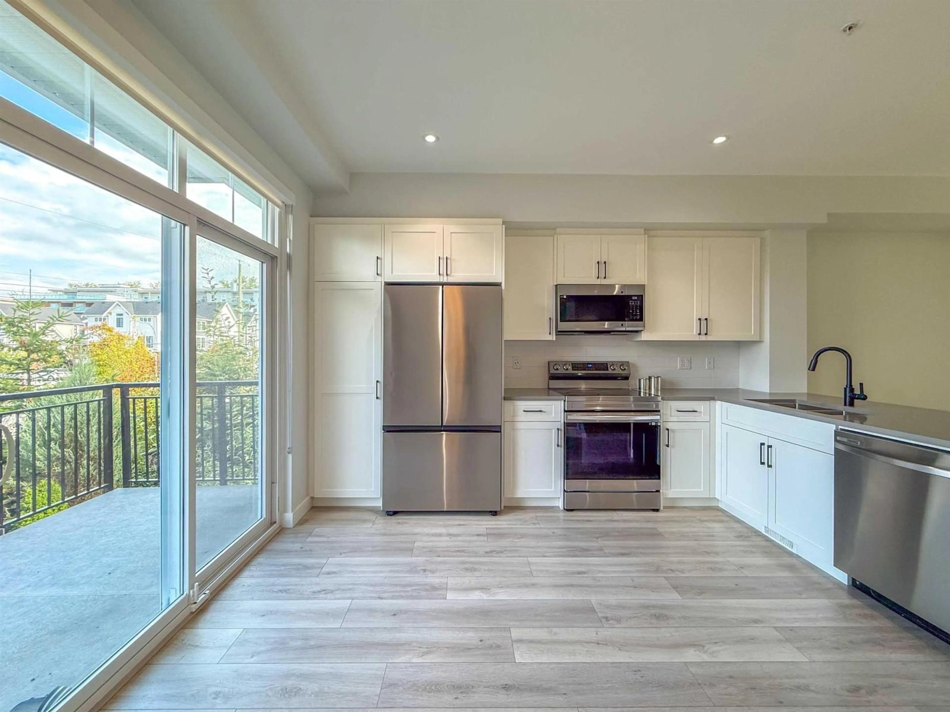 Open concept kitchen, unknown for 145 - 20180 84 AVENUE, Langley British Columbia V2Y3N5