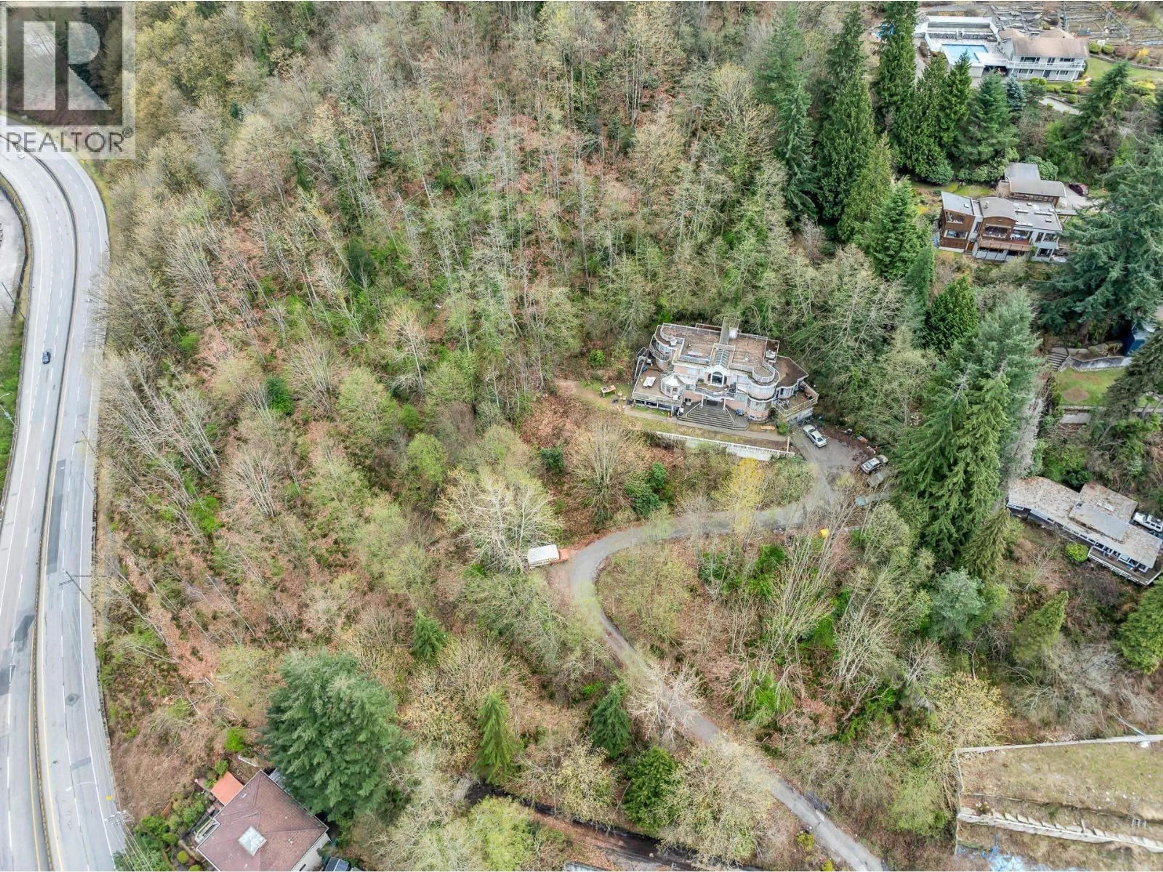 A pic from outside/outdoor area/front of a property/back of a property/a pic from drone, forest/trees view for 7235 BAYVIEW DRIVE, Burnaby British Columbia V5A4T3