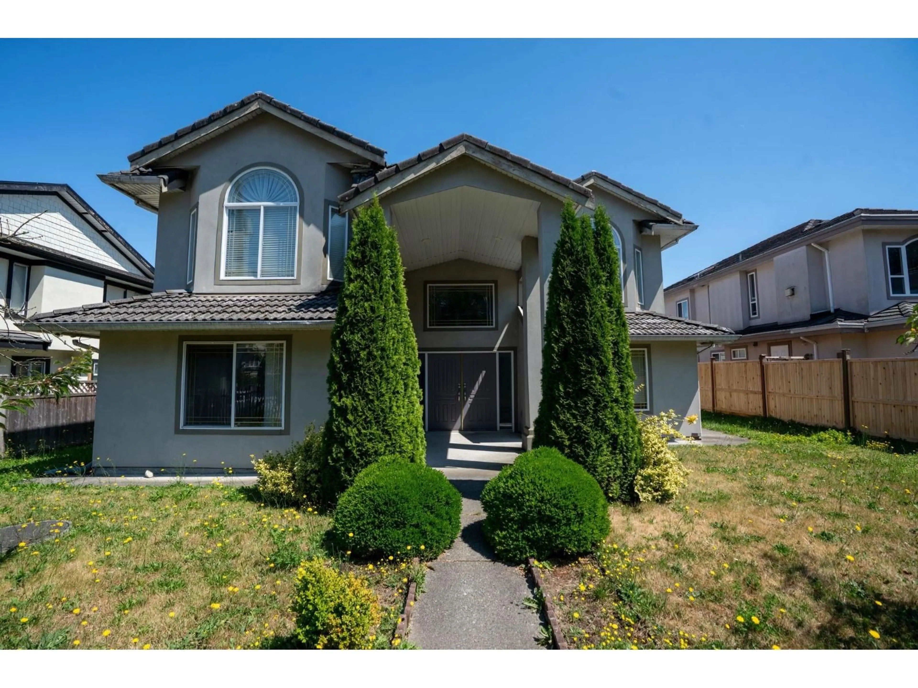 Home with vinyl exterior material, street for 6550 128 STREET, Surrey British Columbia V3W4C6