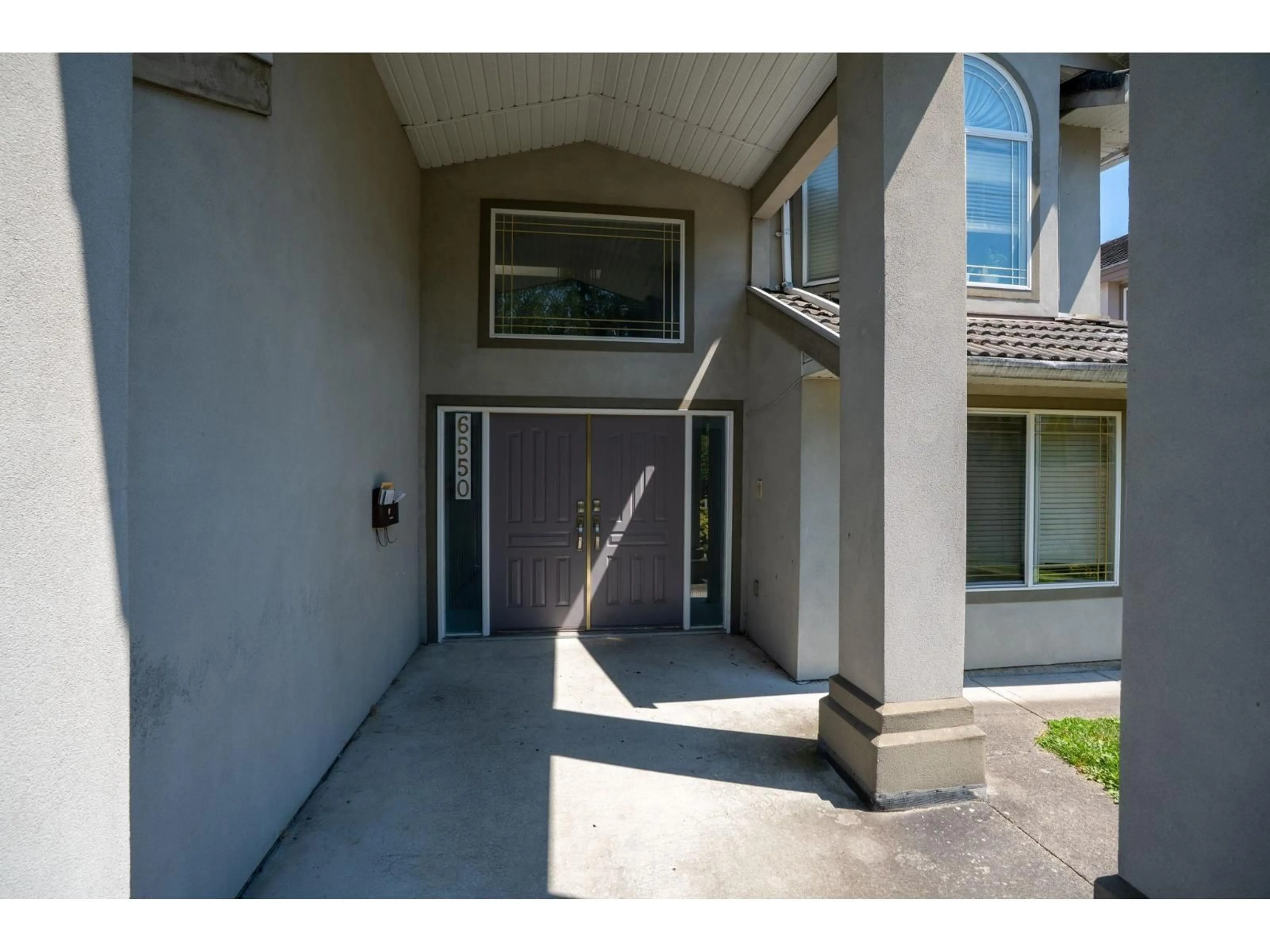 Unknown for 6550 128 STREET, Surrey British Columbia V3W4C6