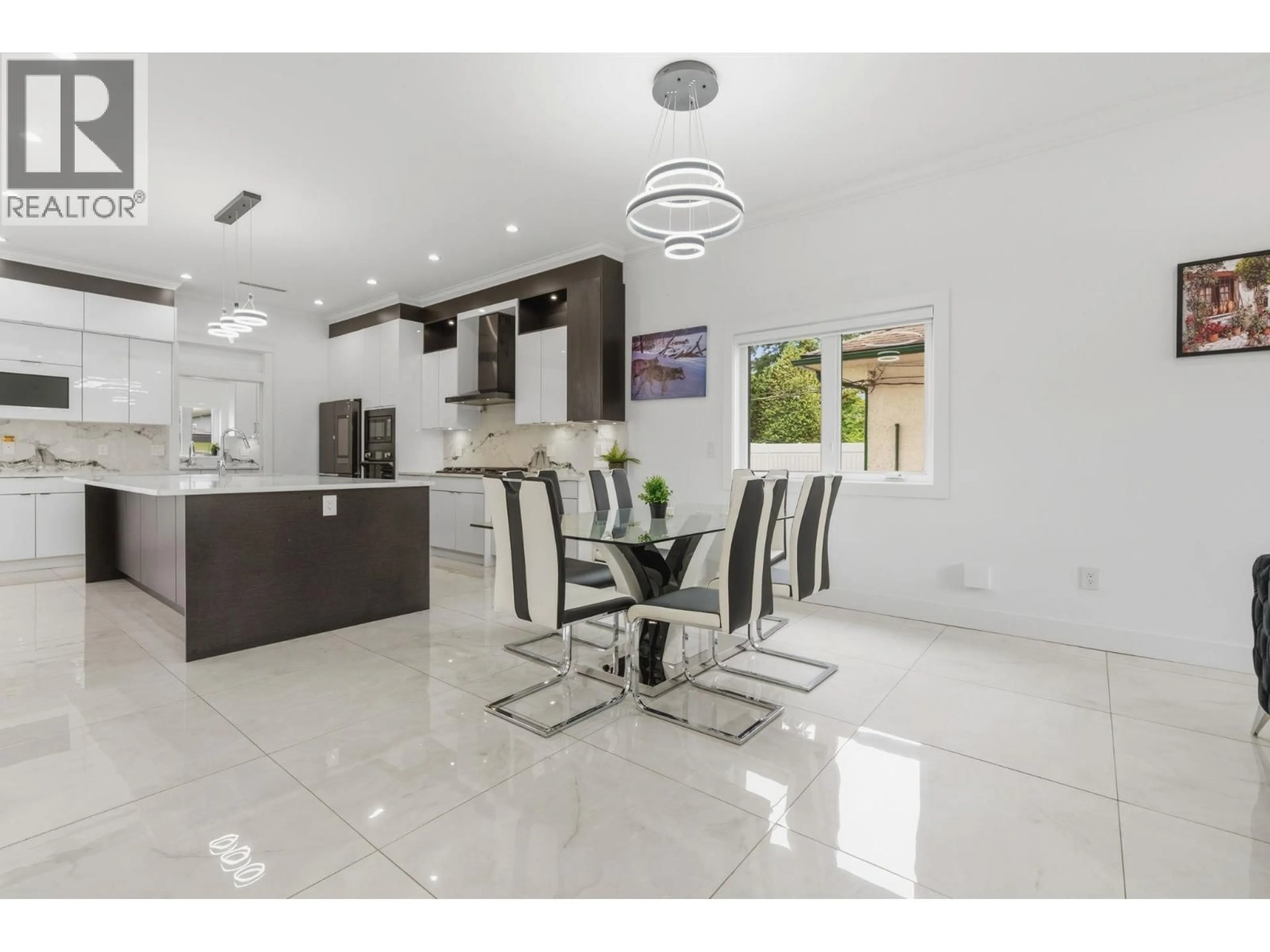 Open concept kitchen, ceramic/tile floor for 8378 12TH AVENUE, Burnaby British Columbia V3N2L6