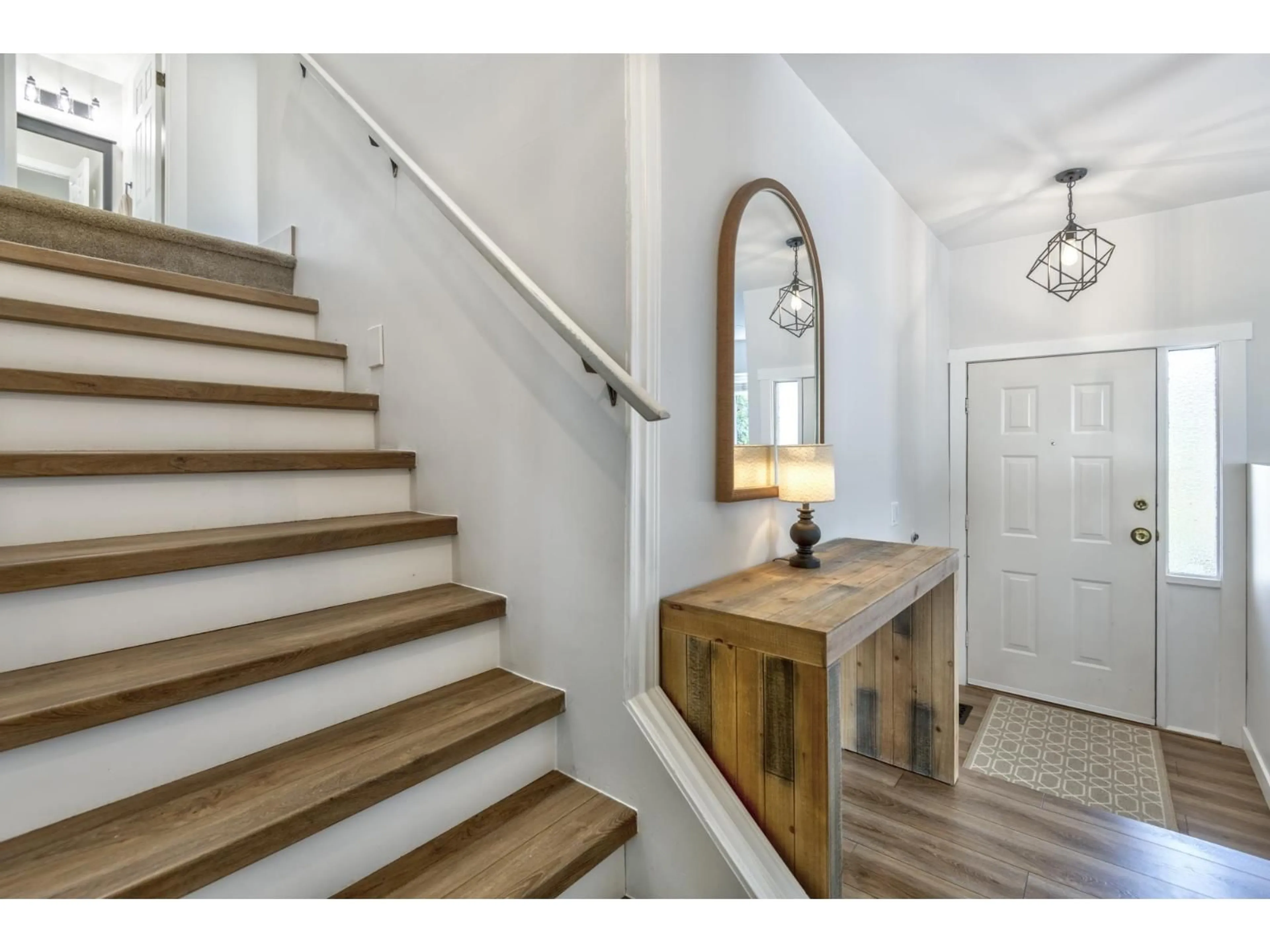 Indoor entryway for 9427 214 STREET, Langley British Columbia V1M1L5