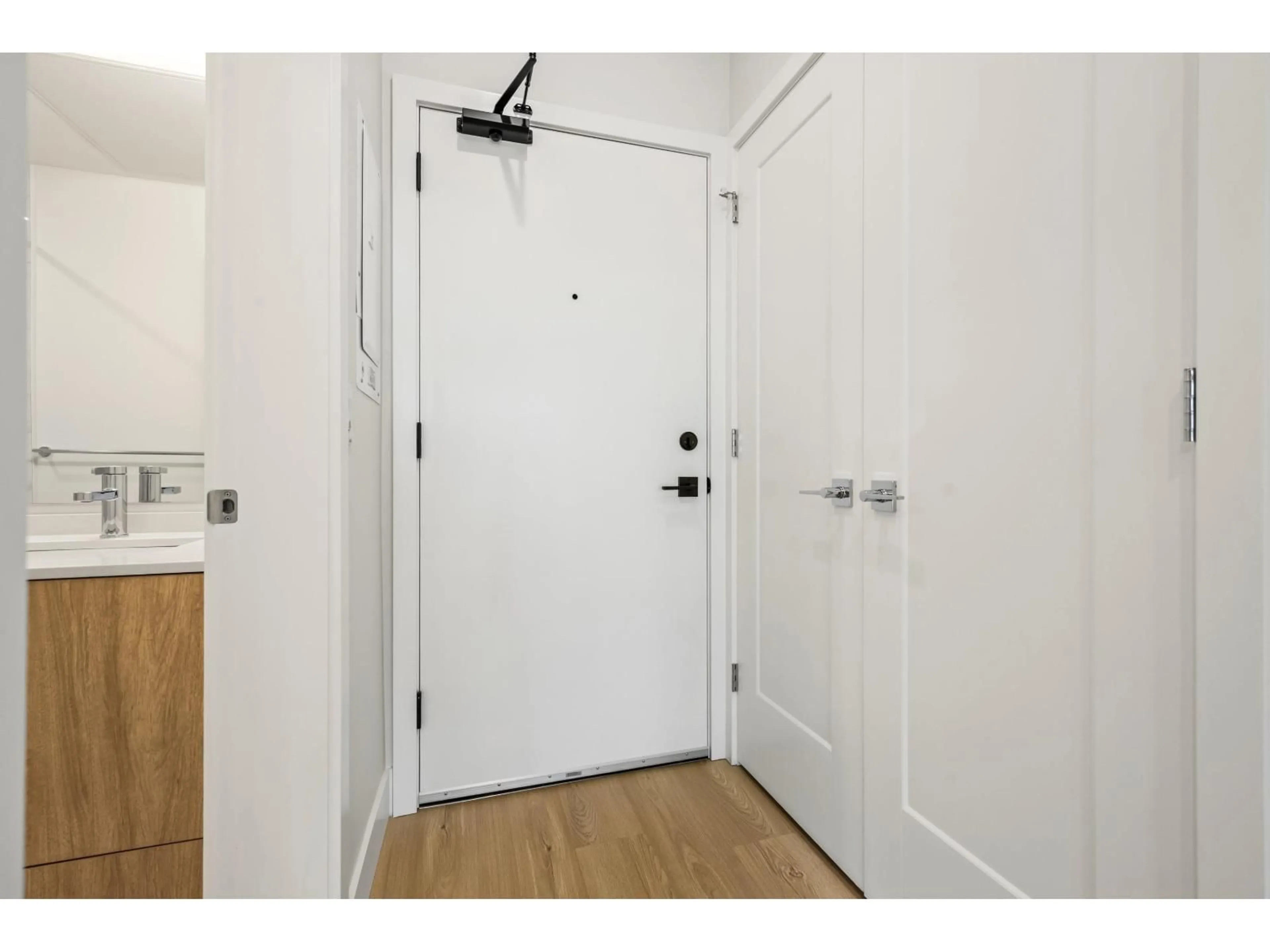 Indoor entryway for 309 - 34395 GLADYS AVENUE, Abbotsford British Columbia V2S0R4