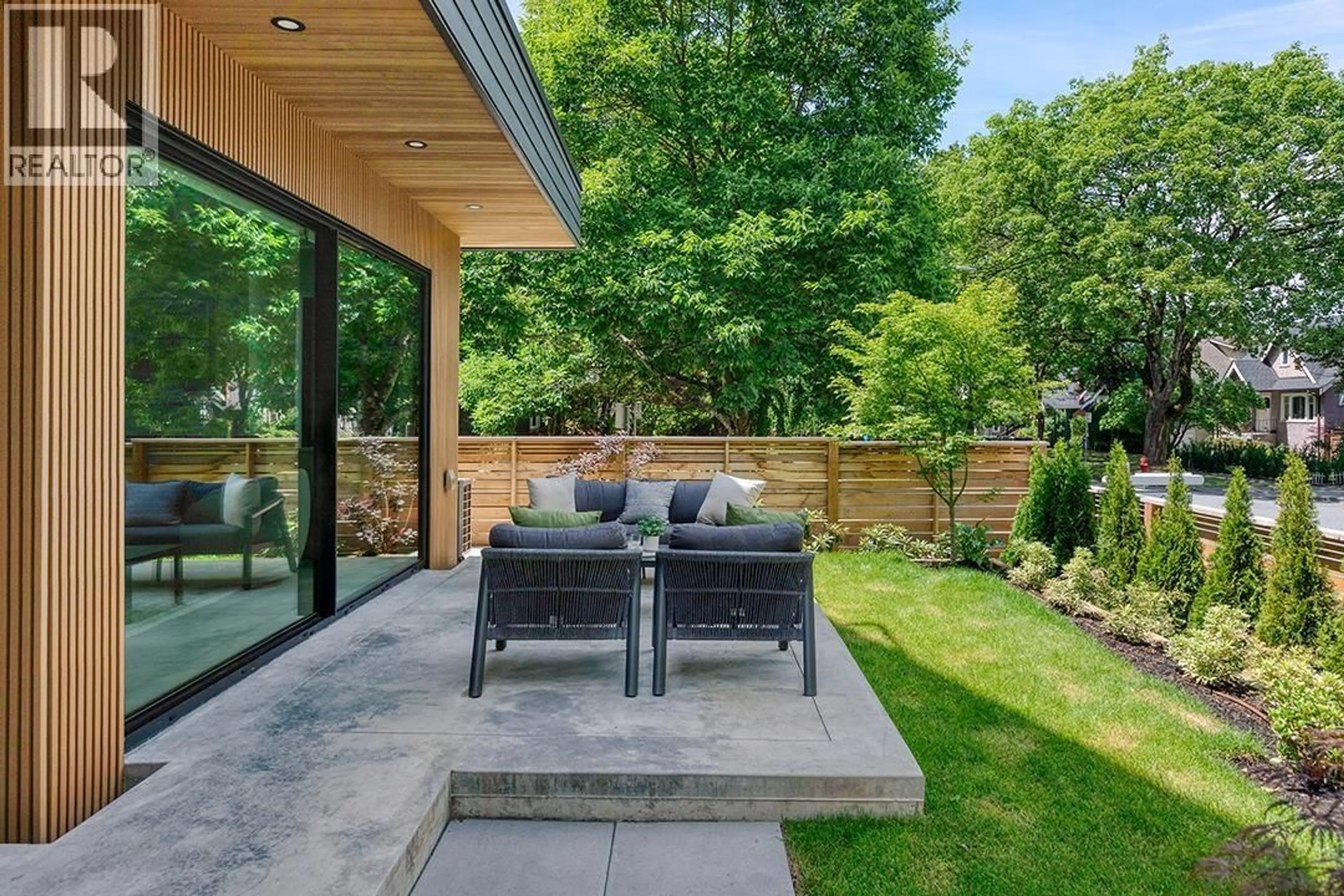 Patio, mountain view for 396 21ST AVENUE, Vancouver British Columbia V5Y2E5