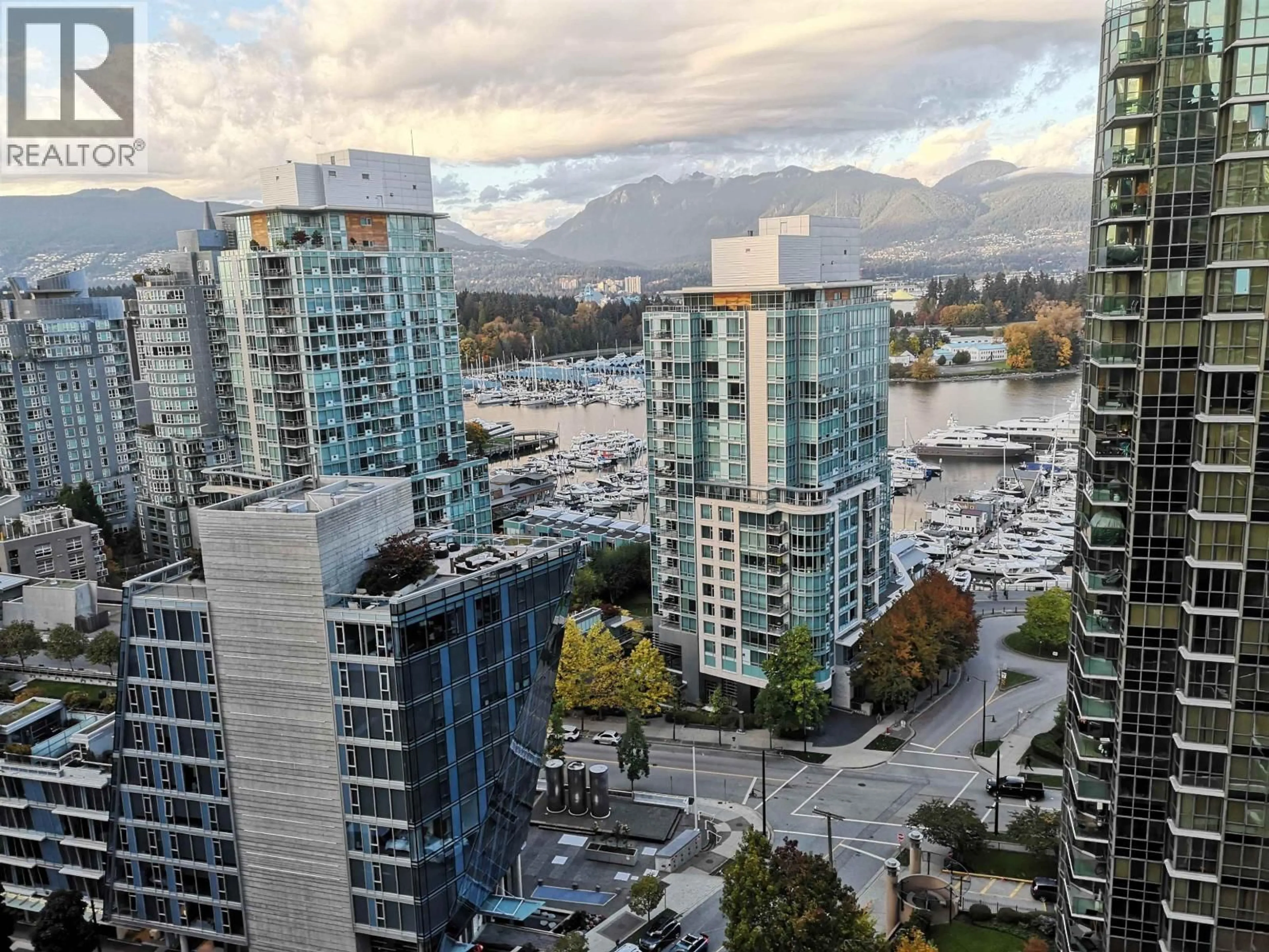 A pic from outside/outdoor area/front of a property/back of a property/a pic from drone, city buildings view from balcony for 1304 - 1333 GEORGIA STREET, Vancouver British Columbia V6E4V3