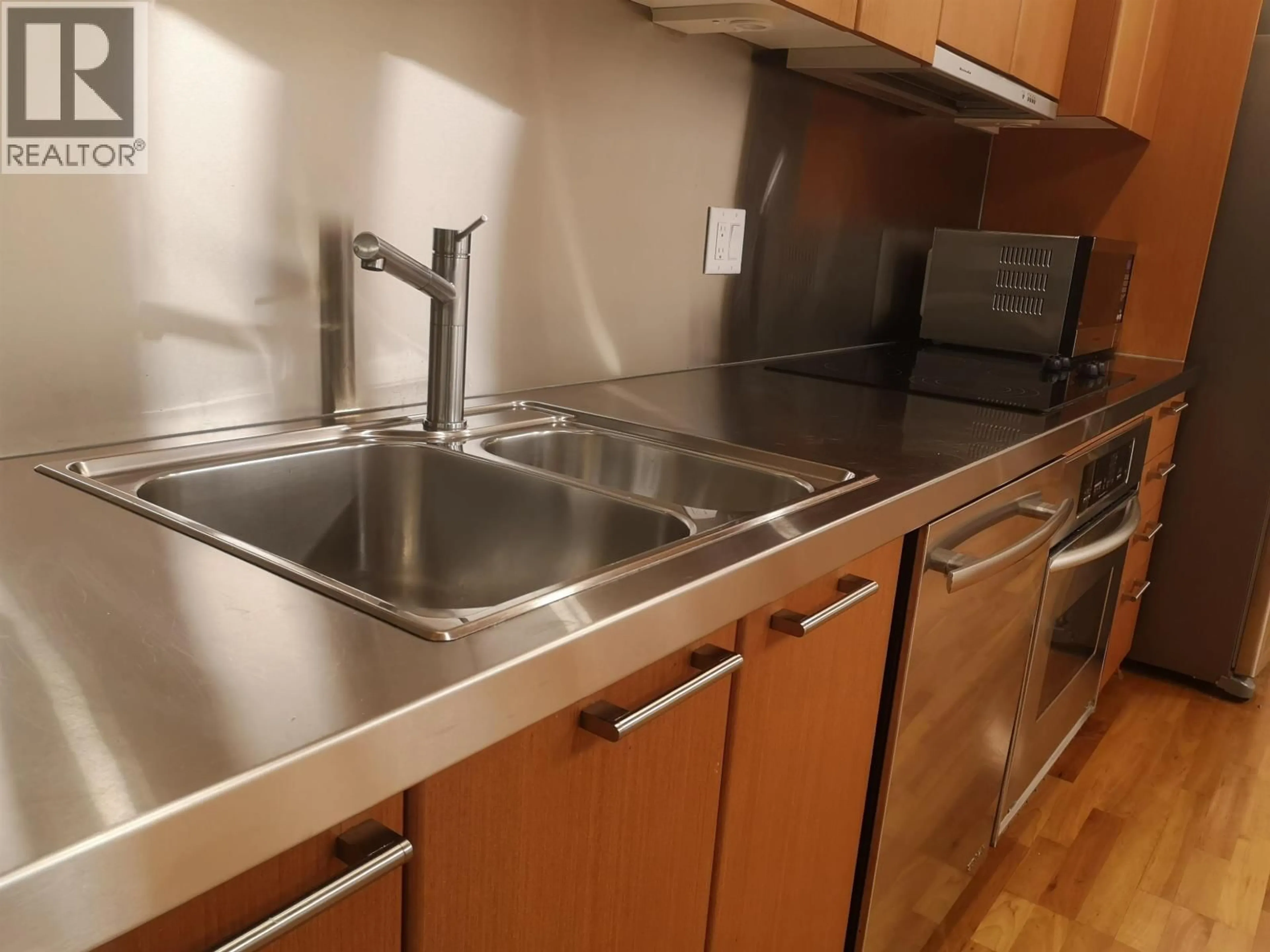 Standard kitchen, unknown for 1304 - 1333 GEORGIA STREET, Vancouver British Columbia V6E4V3