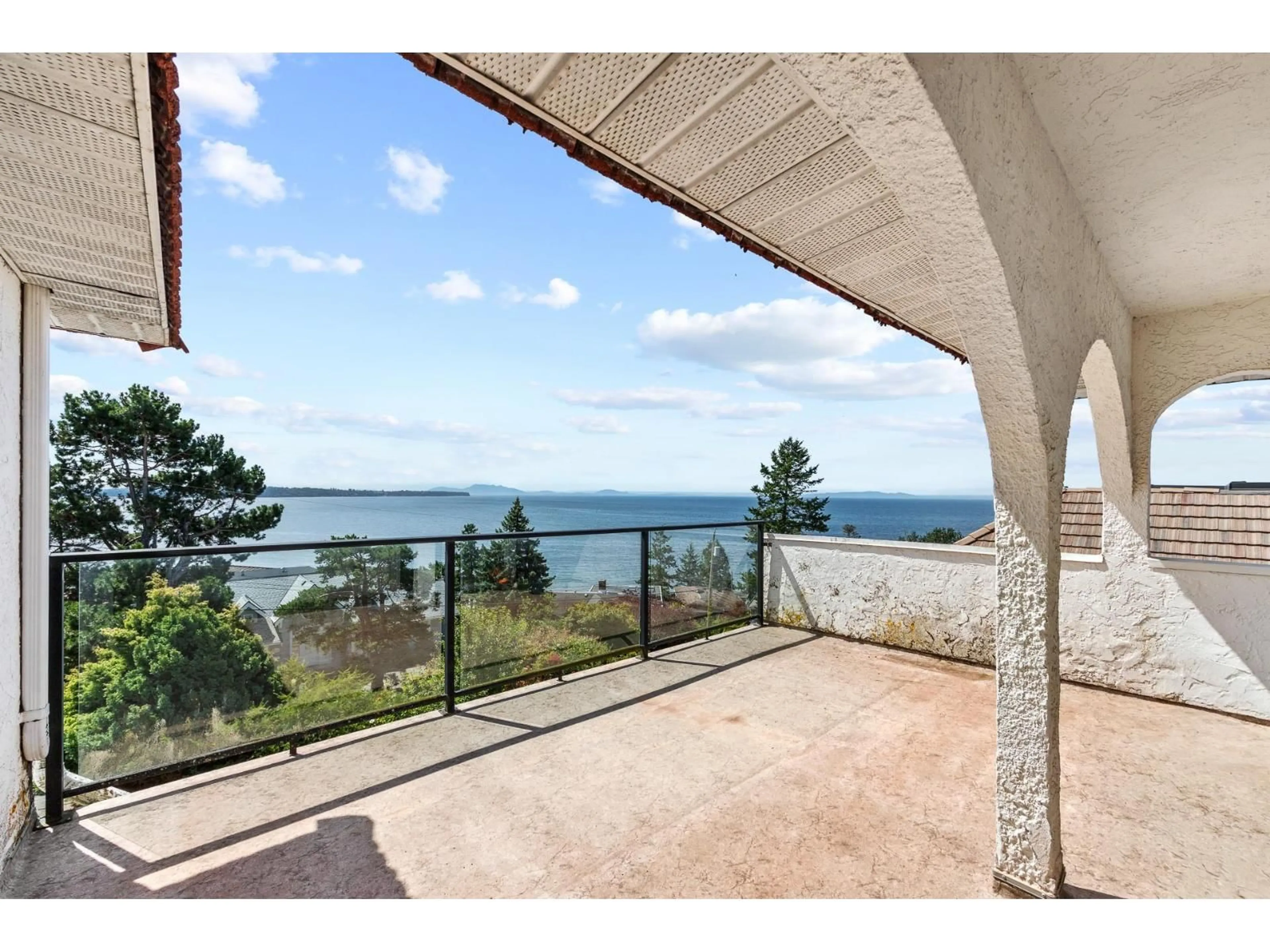 Patio, water/lake/river/ocean view for 14471 MAGDALEN CRESCENT, White Rock British Columbia V4B2W1